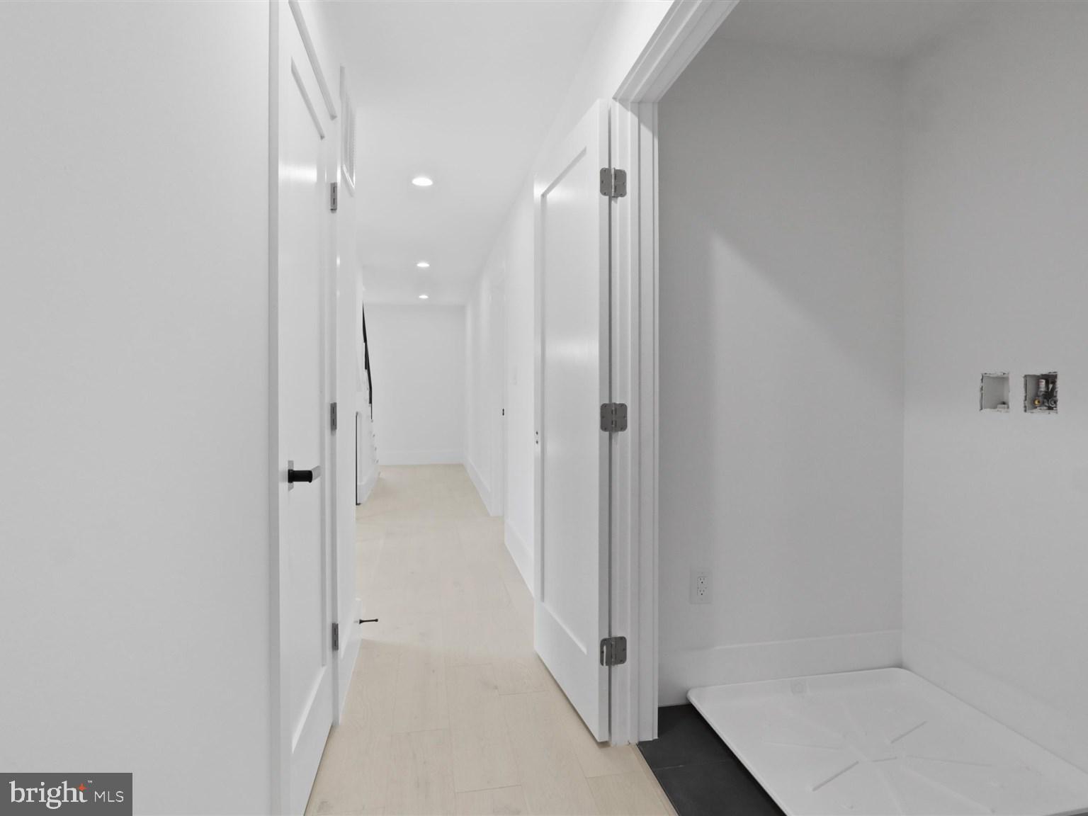 CLARENDON - Residential