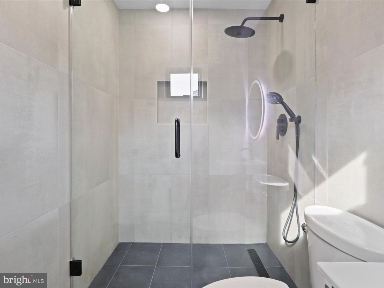 CLARENDON - Residential