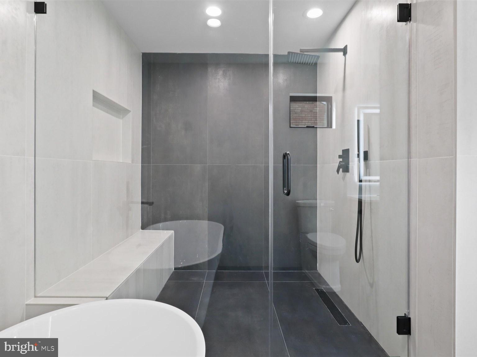 CLARENDON - Residential