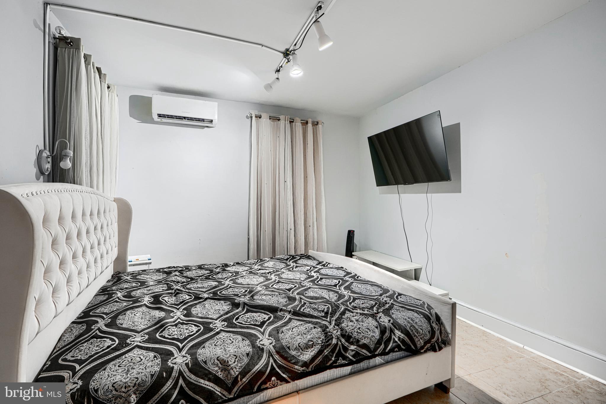 FRANKFORD - Residential