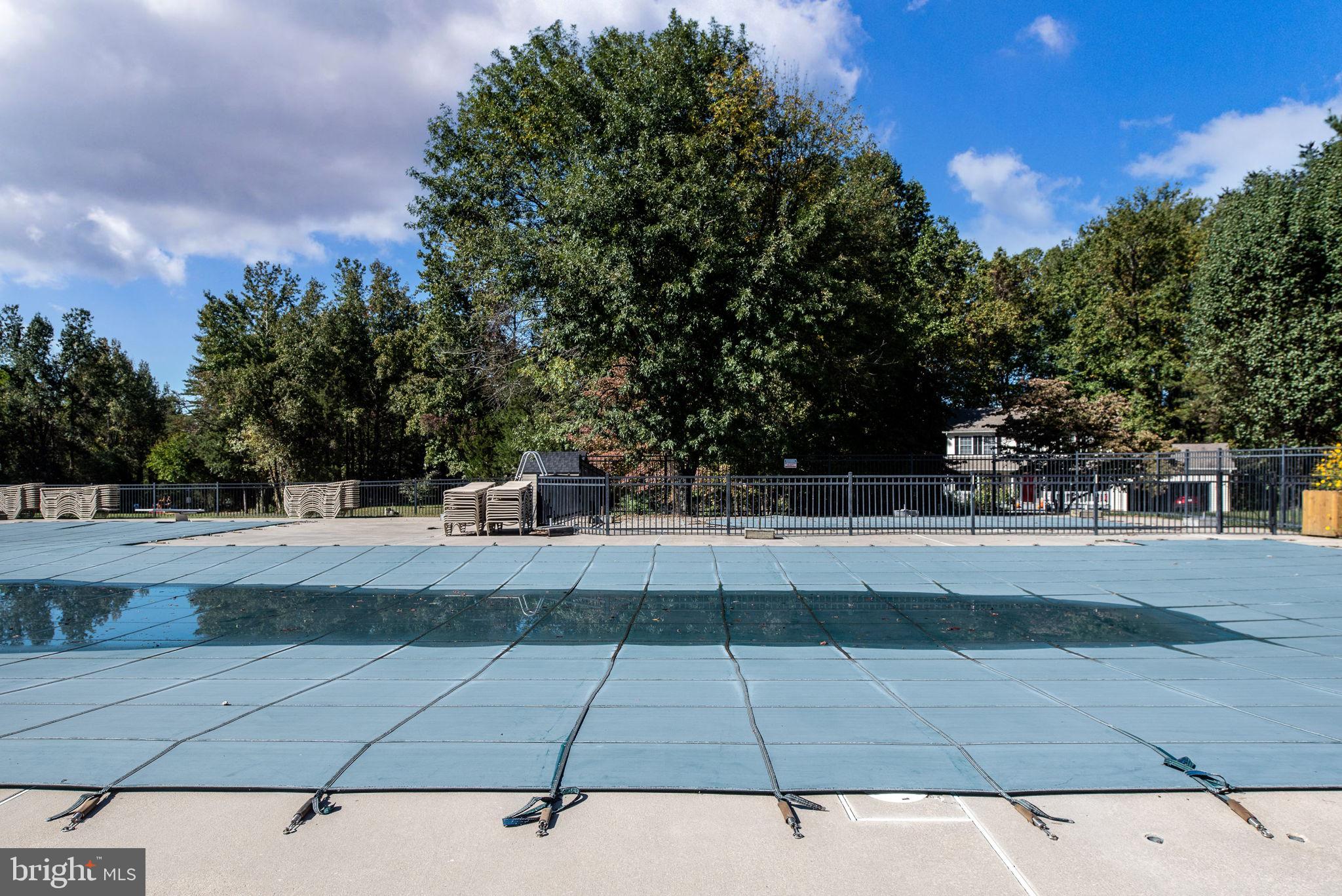 PRESIDENTIAL LAKES - Residential