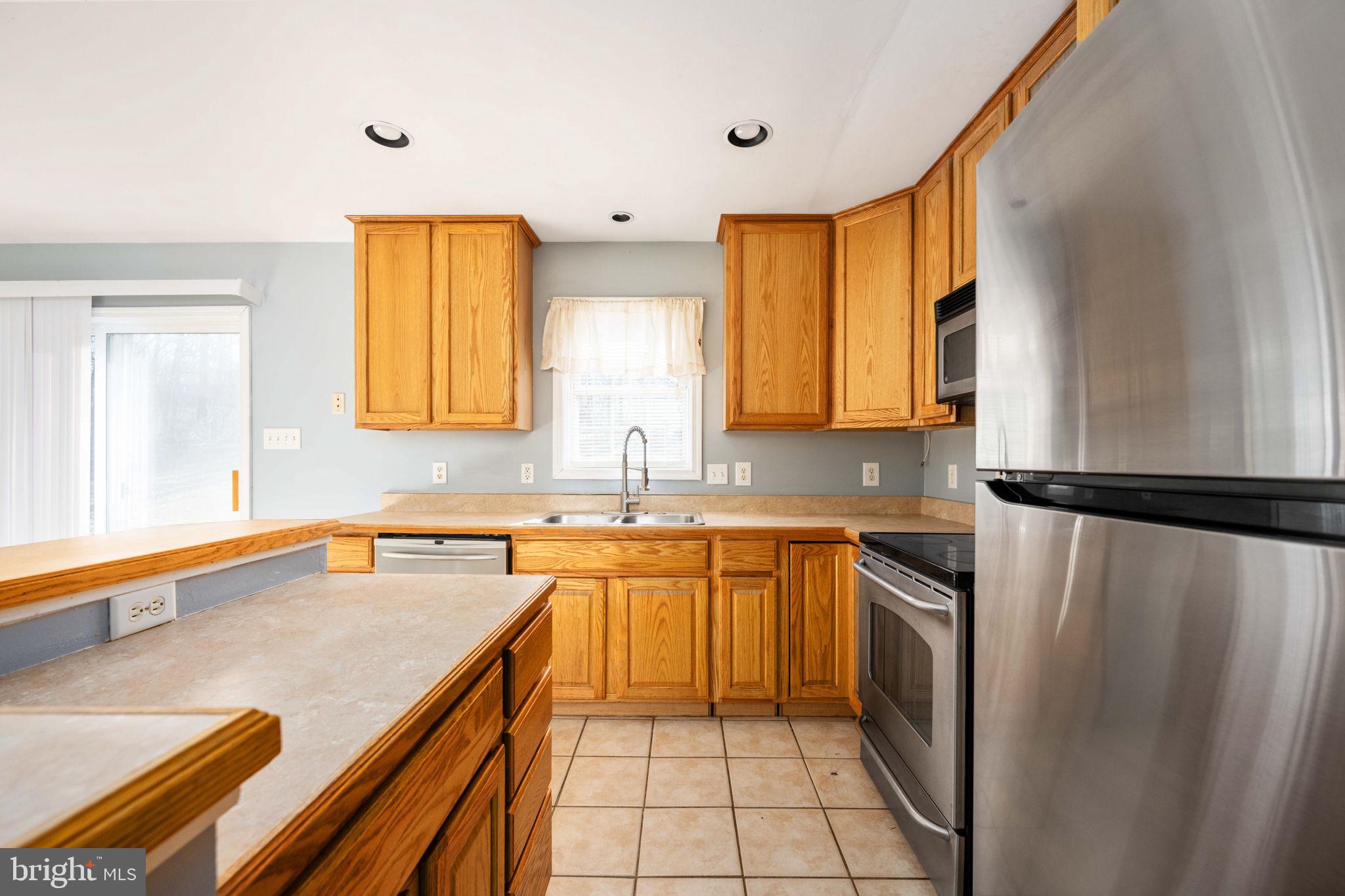 PRESIDENTIAL LAKES - Residential