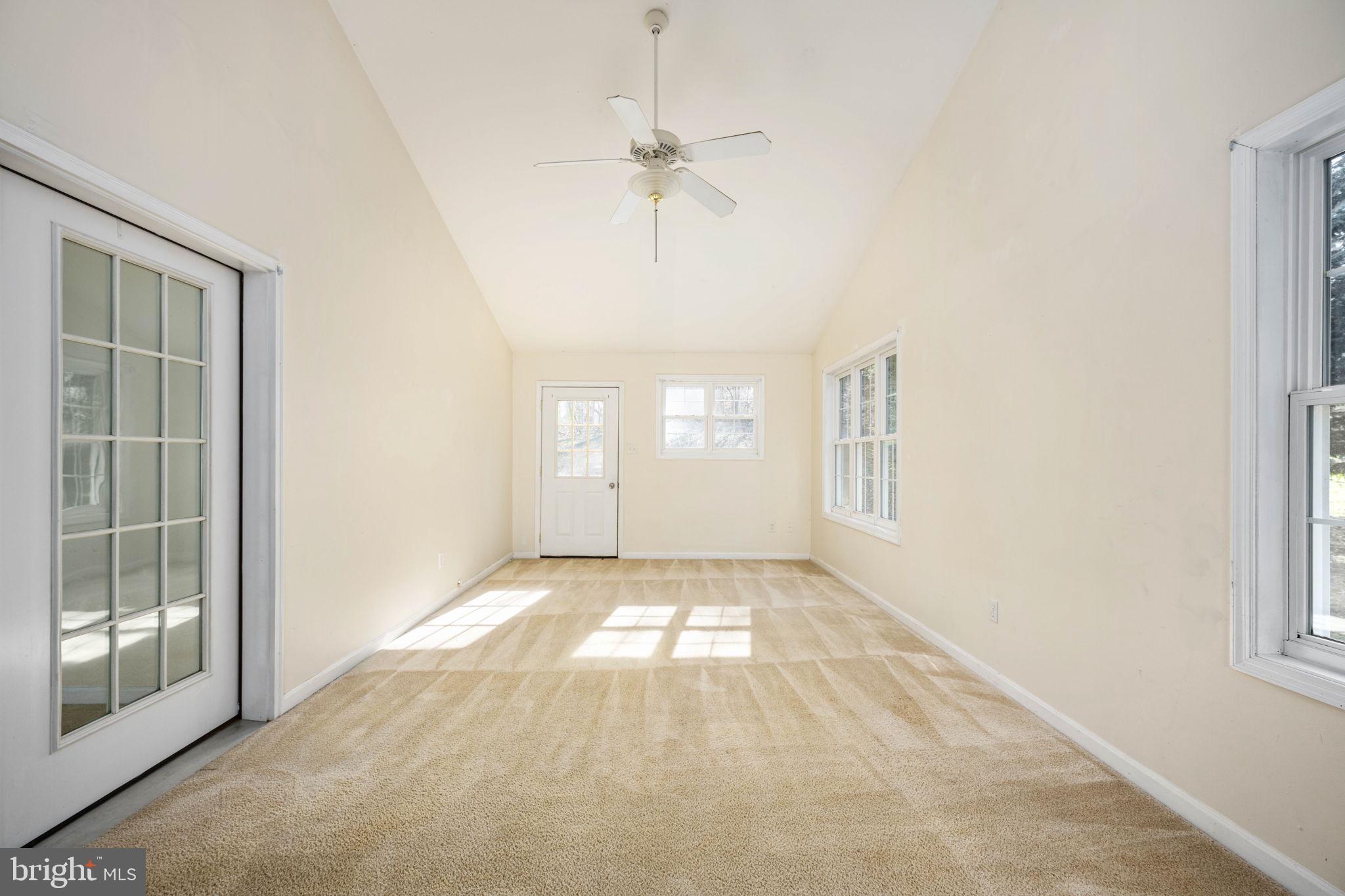 PRESIDENTIAL LAKES - Residential