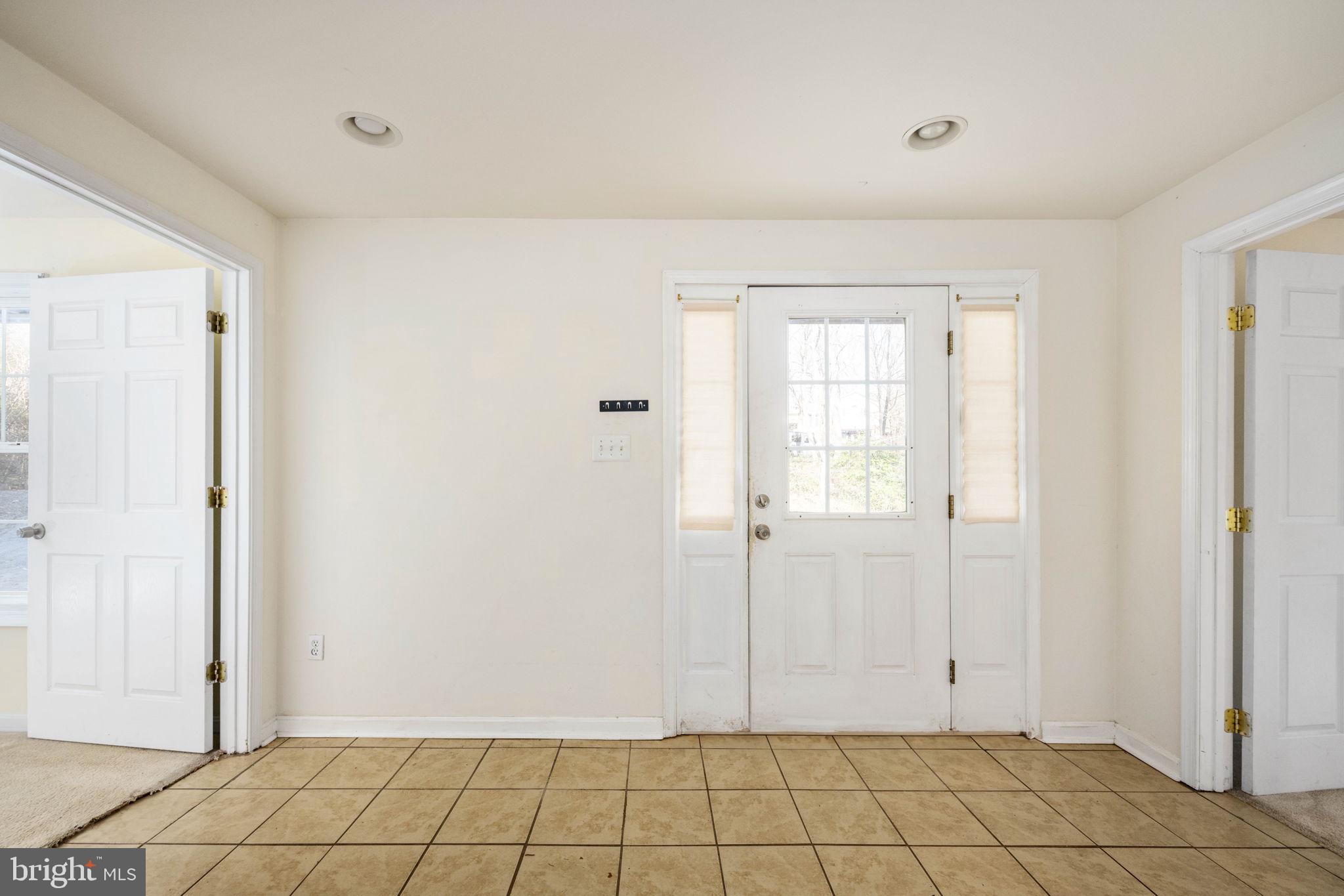 PRESIDENTIAL LAKES - Residential