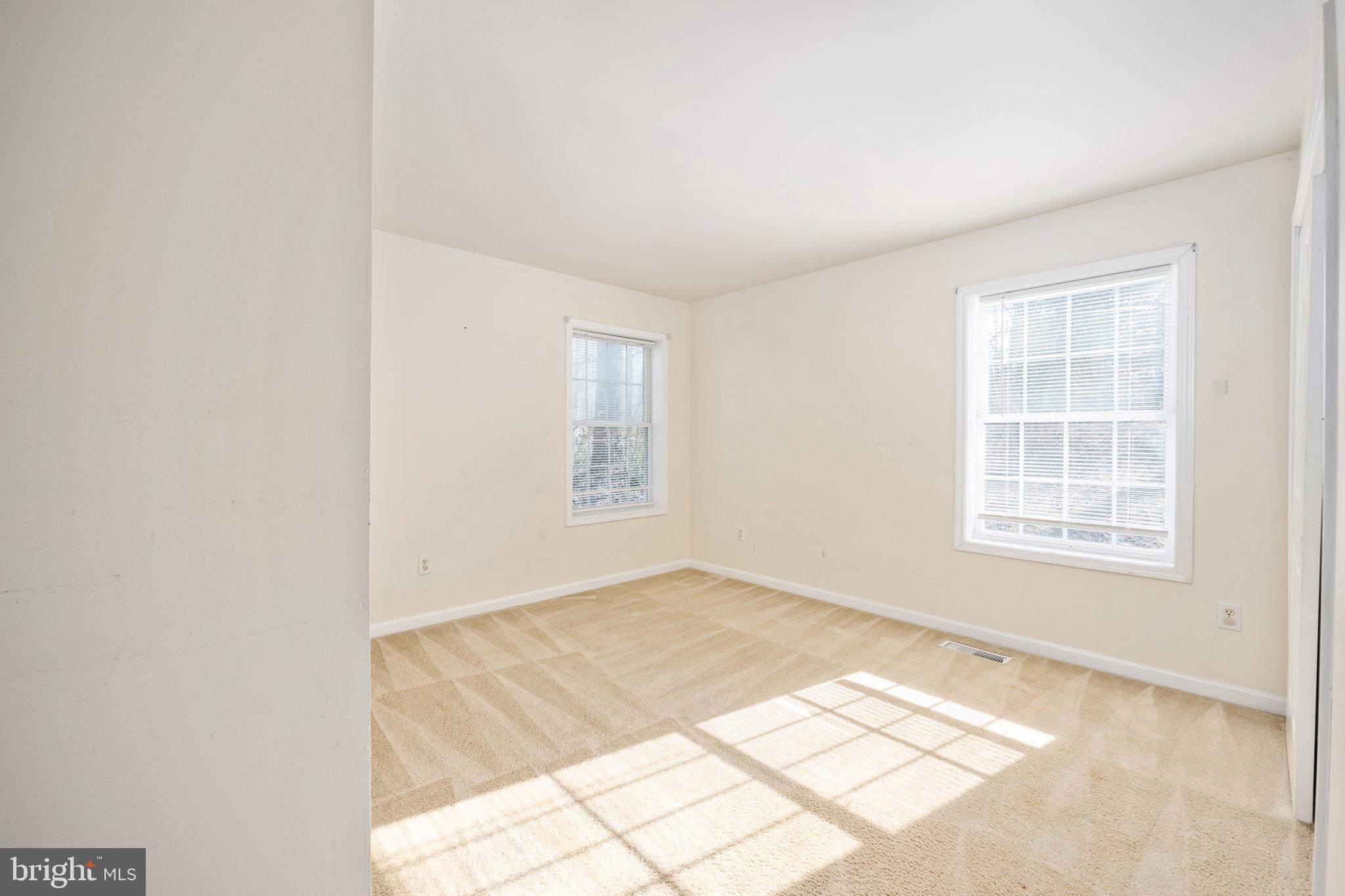 PRESIDENTIAL LAKES - Residential