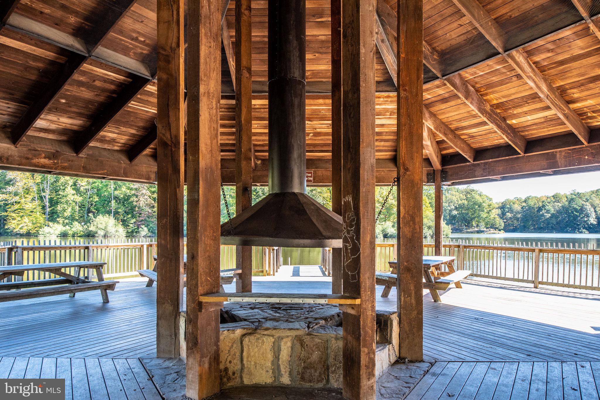 PRESIDENTIAL LAKES - Residential