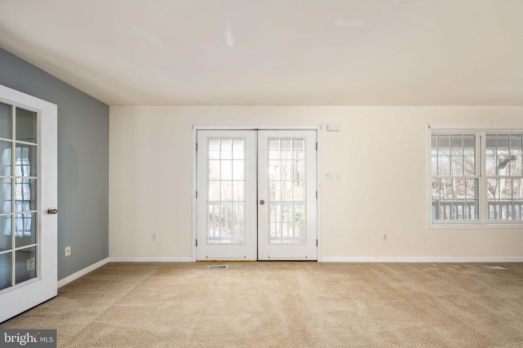 PRESIDENTIAL LAKES - Residential