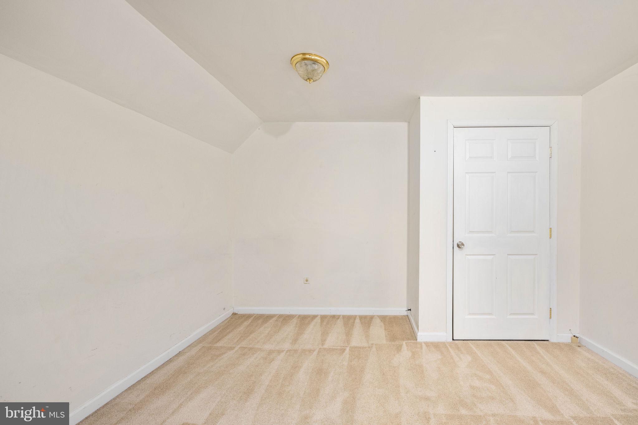 PRESIDENTIAL LAKES - Residential