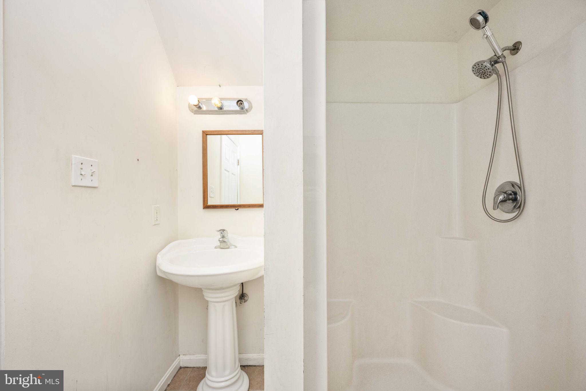 PRESIDENTIAL LAKES - Residential