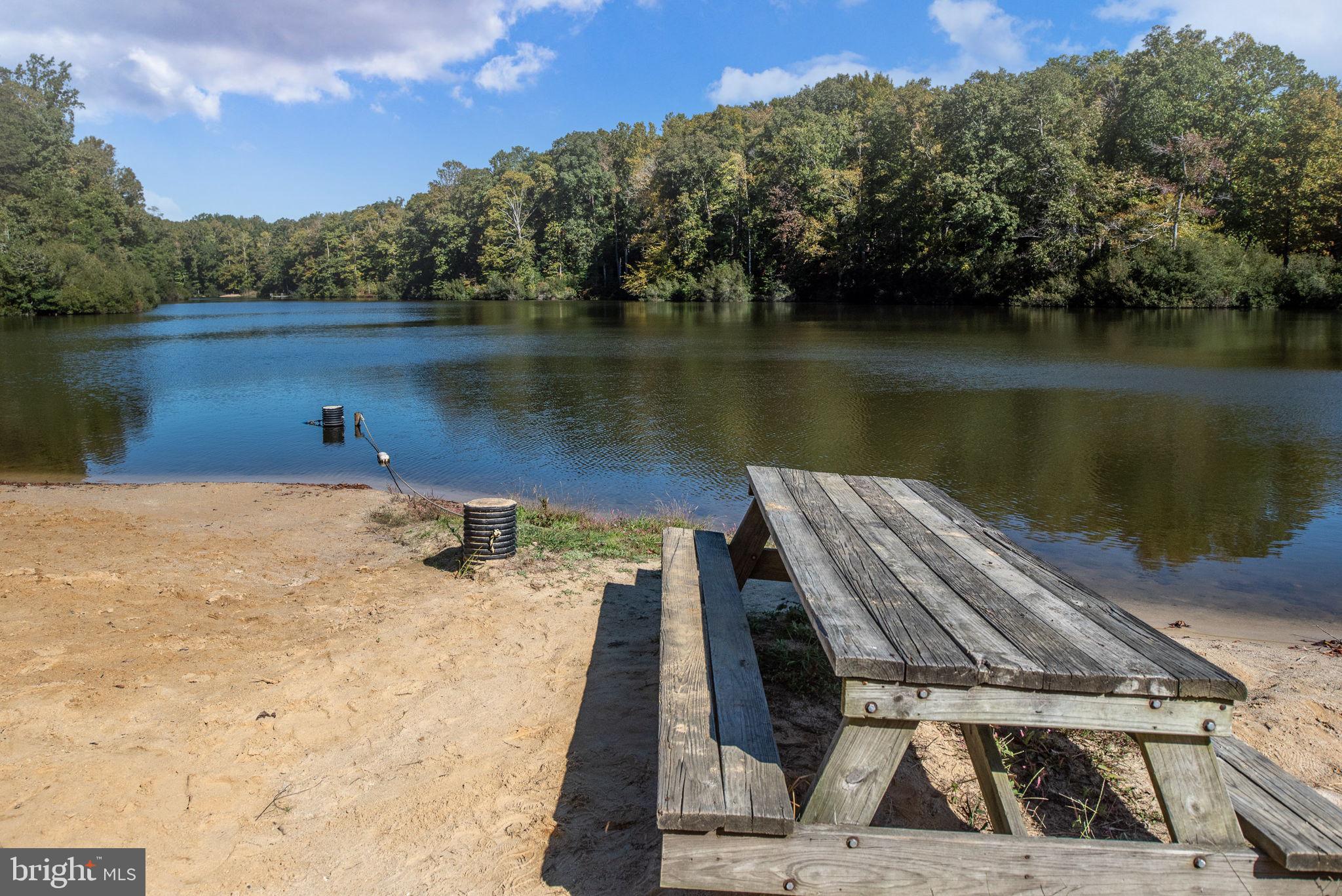 PRESIDENTIAL LAKES - Residential
