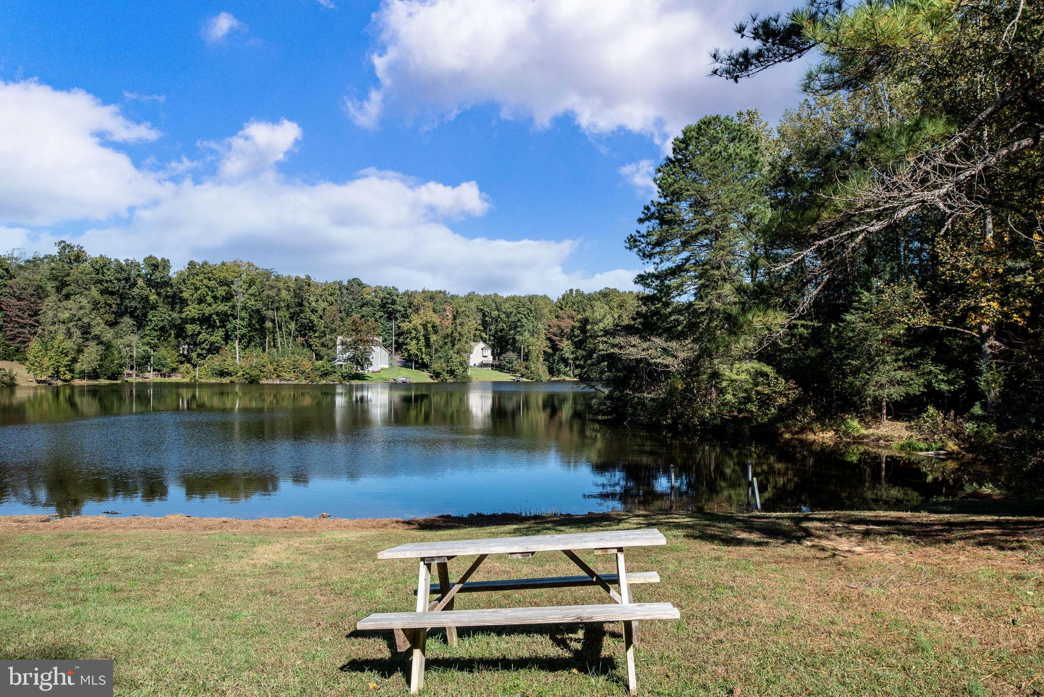 PRESIDENTIAL LAKES - Residential