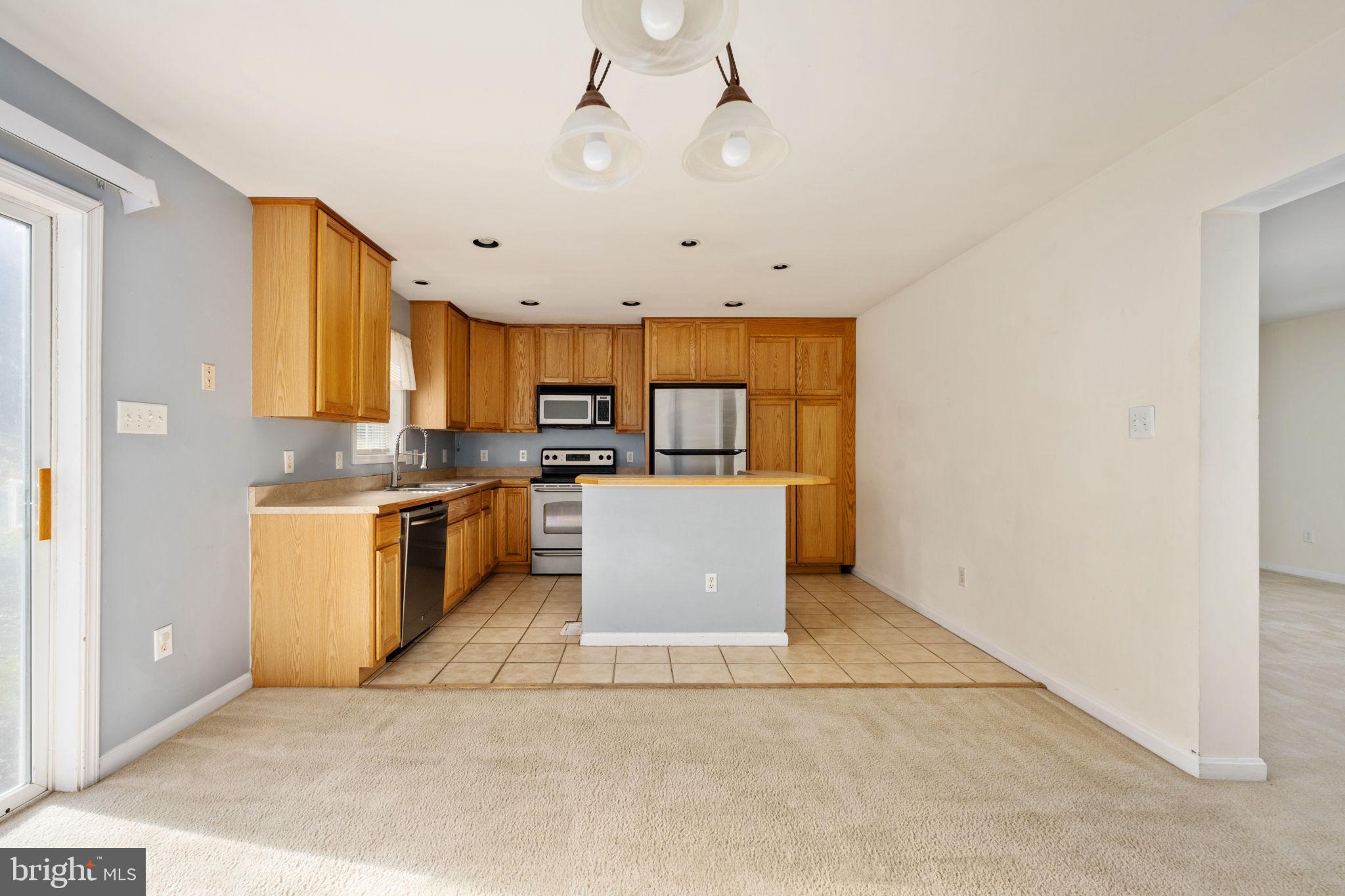 PRESIDENTIAL LAKES - Residential