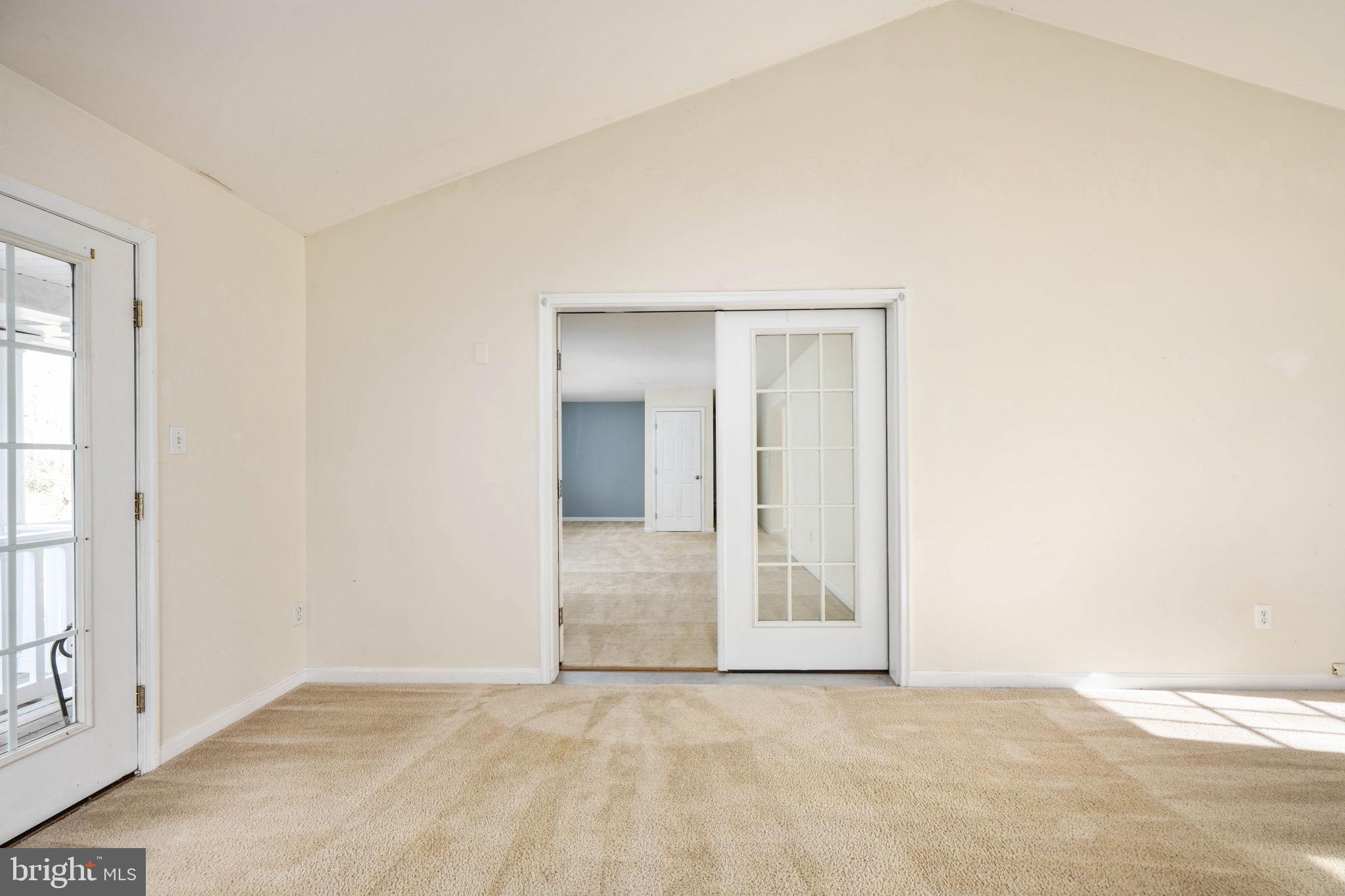 PRESIDENTIAL LAKES - Residential