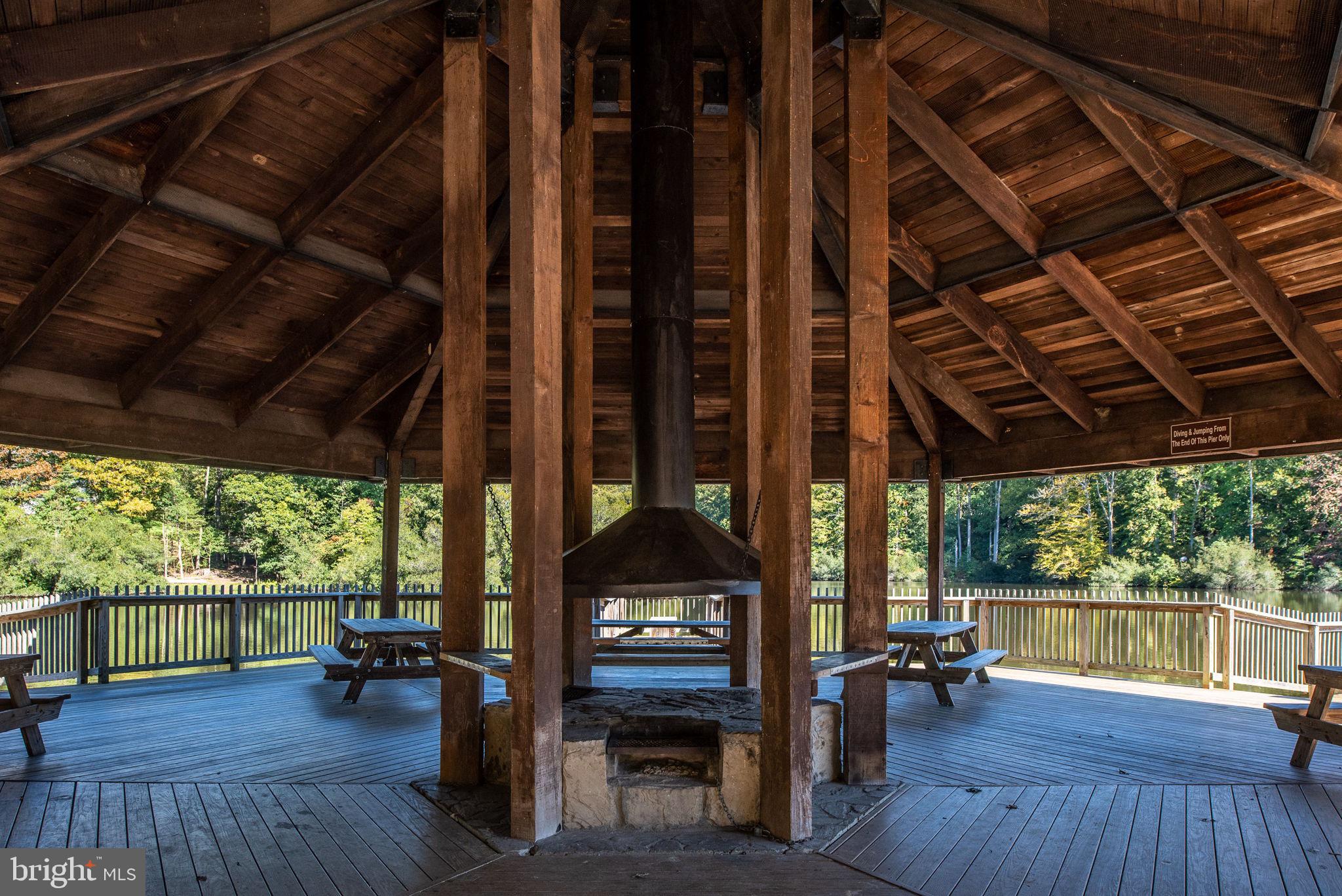 PRESIDENTIAL LAKES - Residential