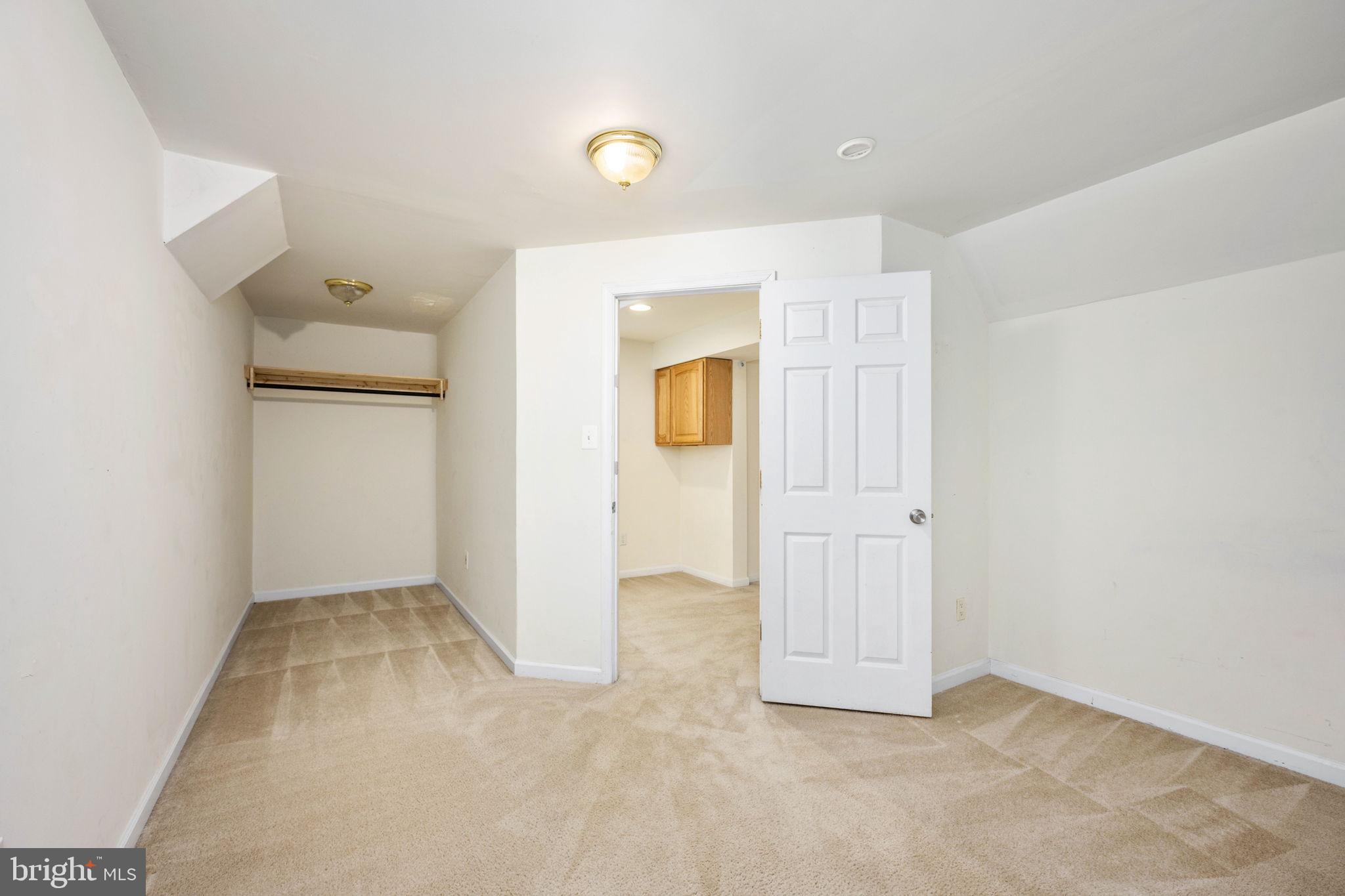 PRESIDENTIAL LAKES - Residential