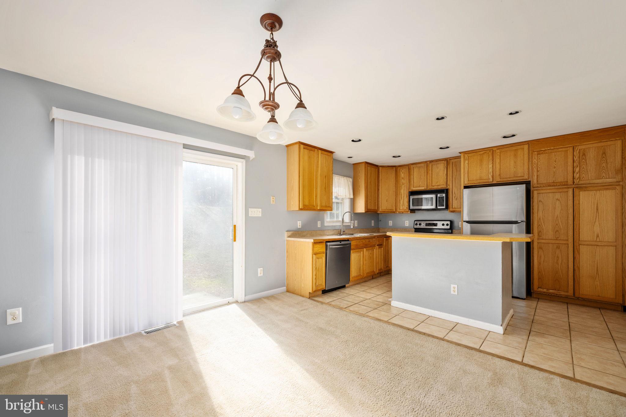 PRESIDENTIAL LAKES - Residential