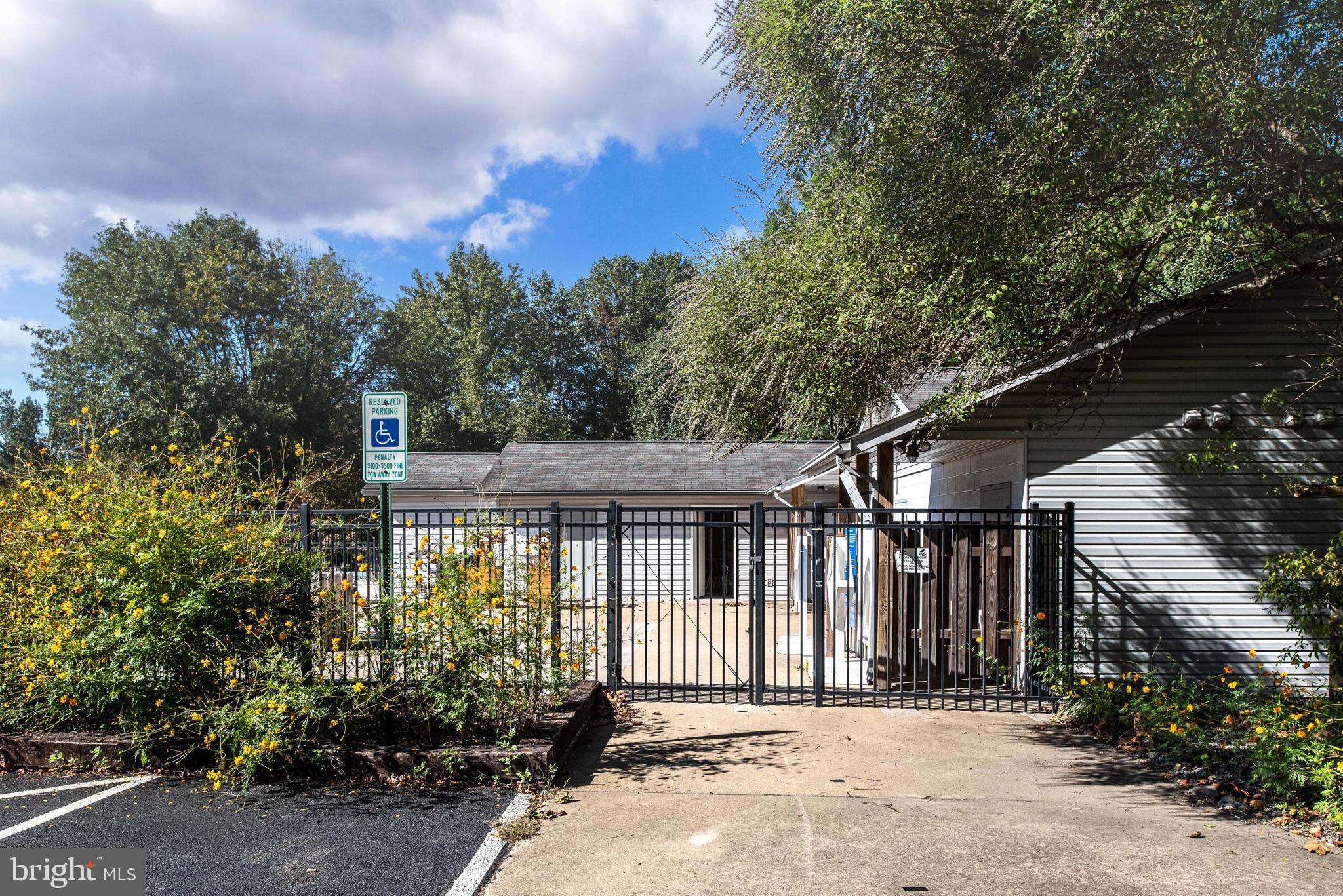 PRESIDENTIAL LAKES - Residential