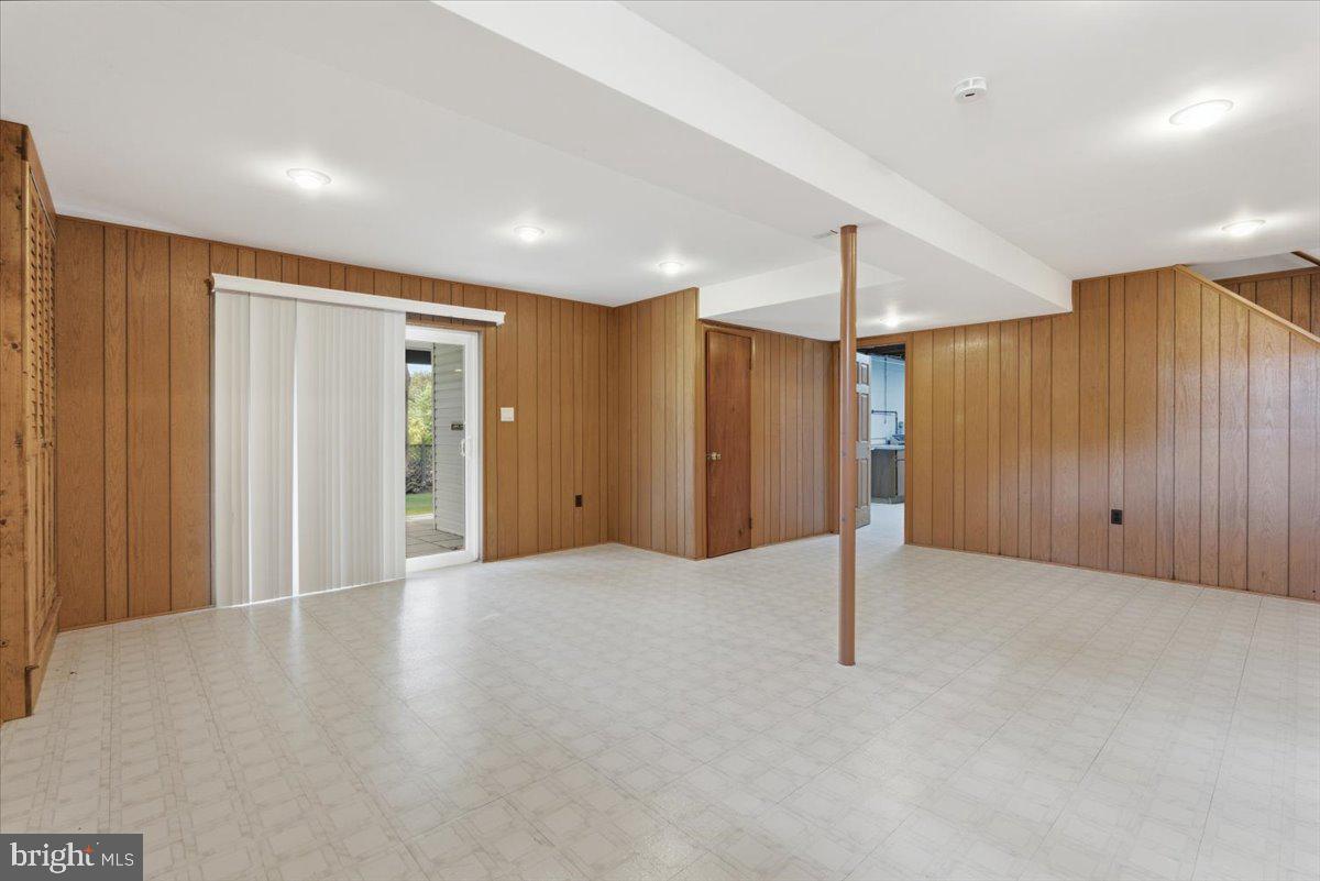 ELEVEN CEDARS - Residential