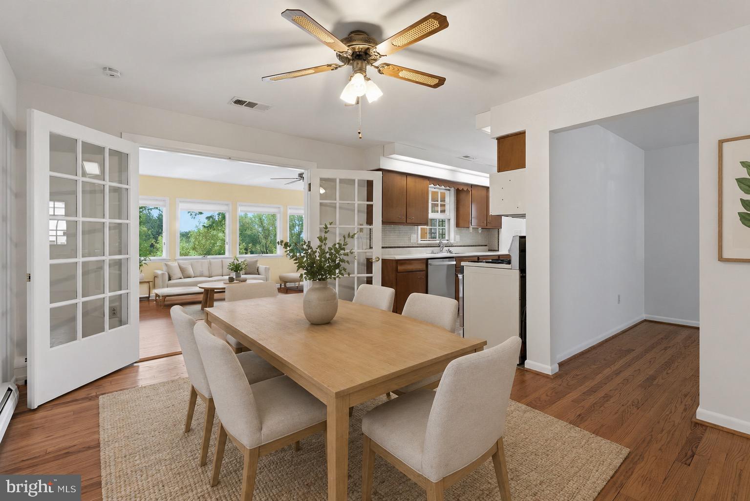 ELEVEN CEDARS - Residential