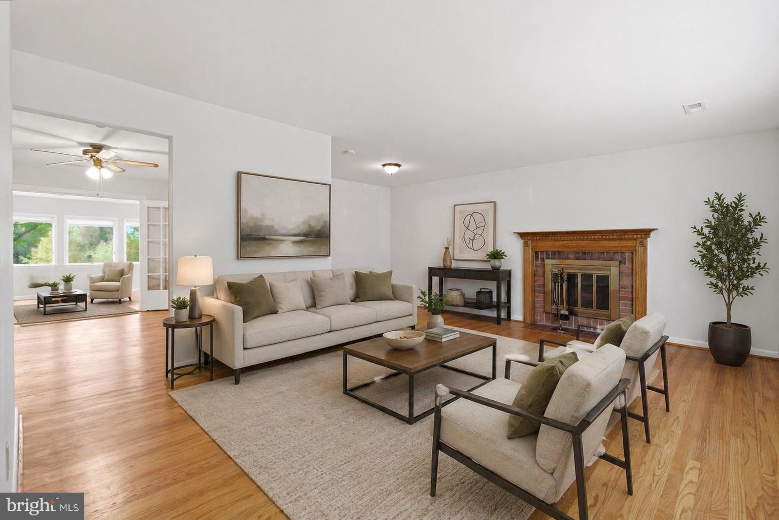 ELEVEN CEDARS - Residential