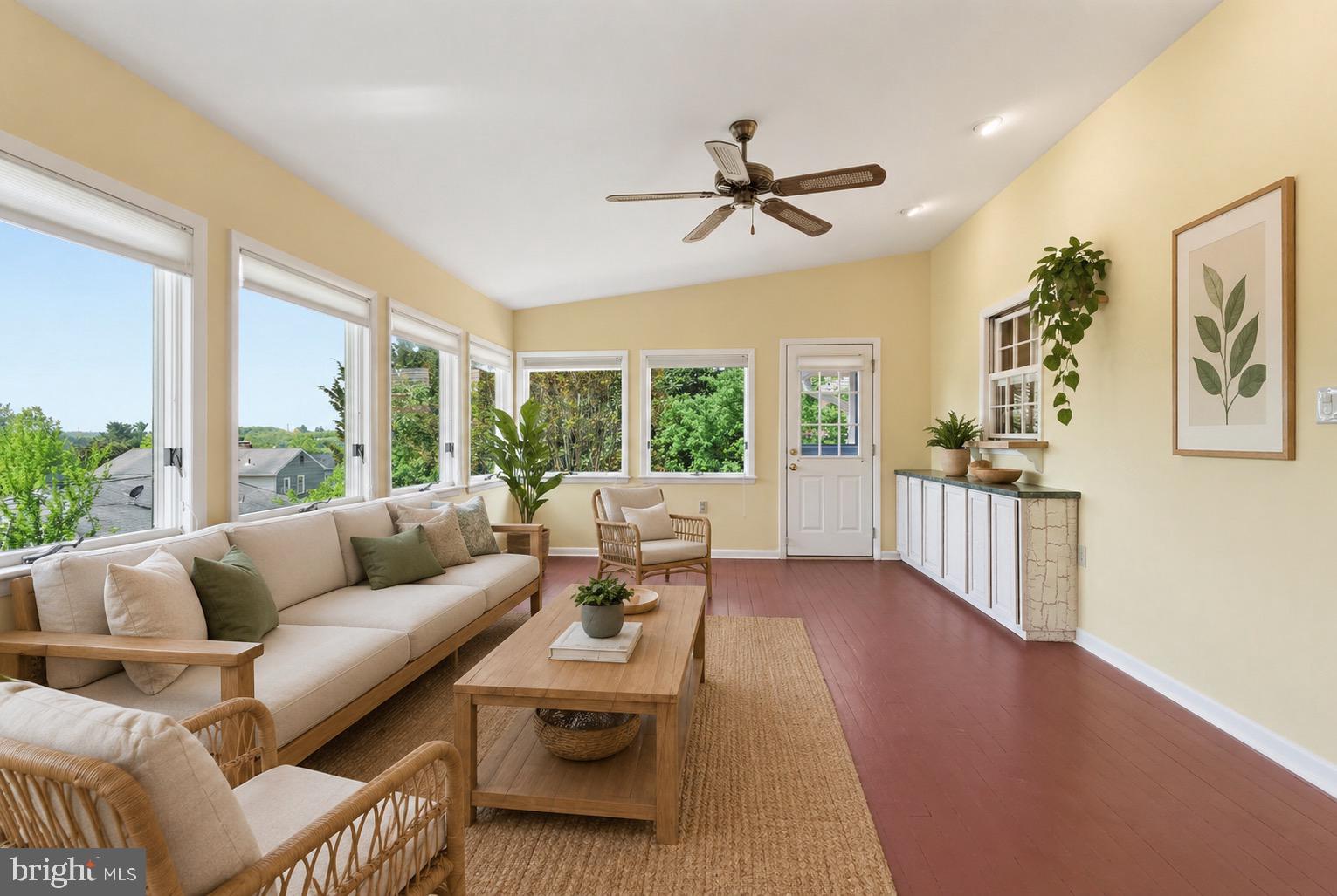 ELEVEN CEDARS - Residential