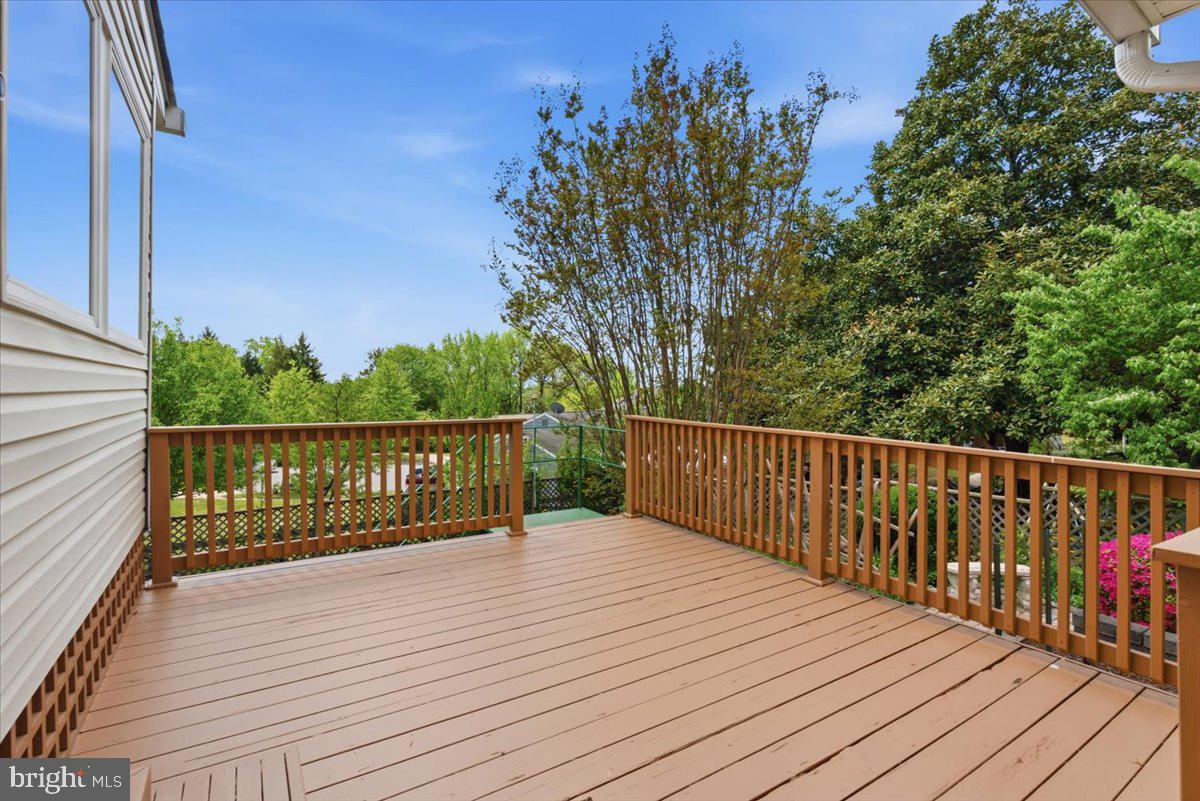 ELEVEN CEDARS - Residential