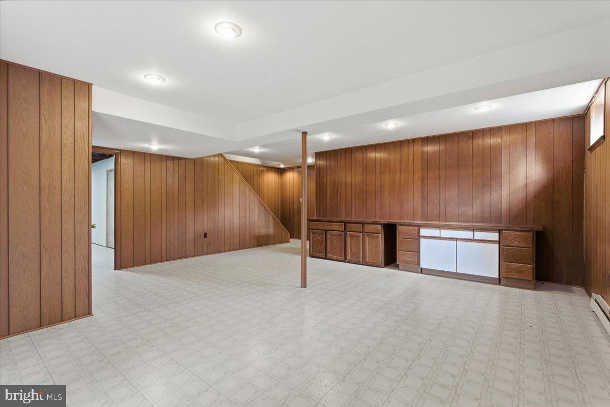 ELEVEN CEDARS - Residential