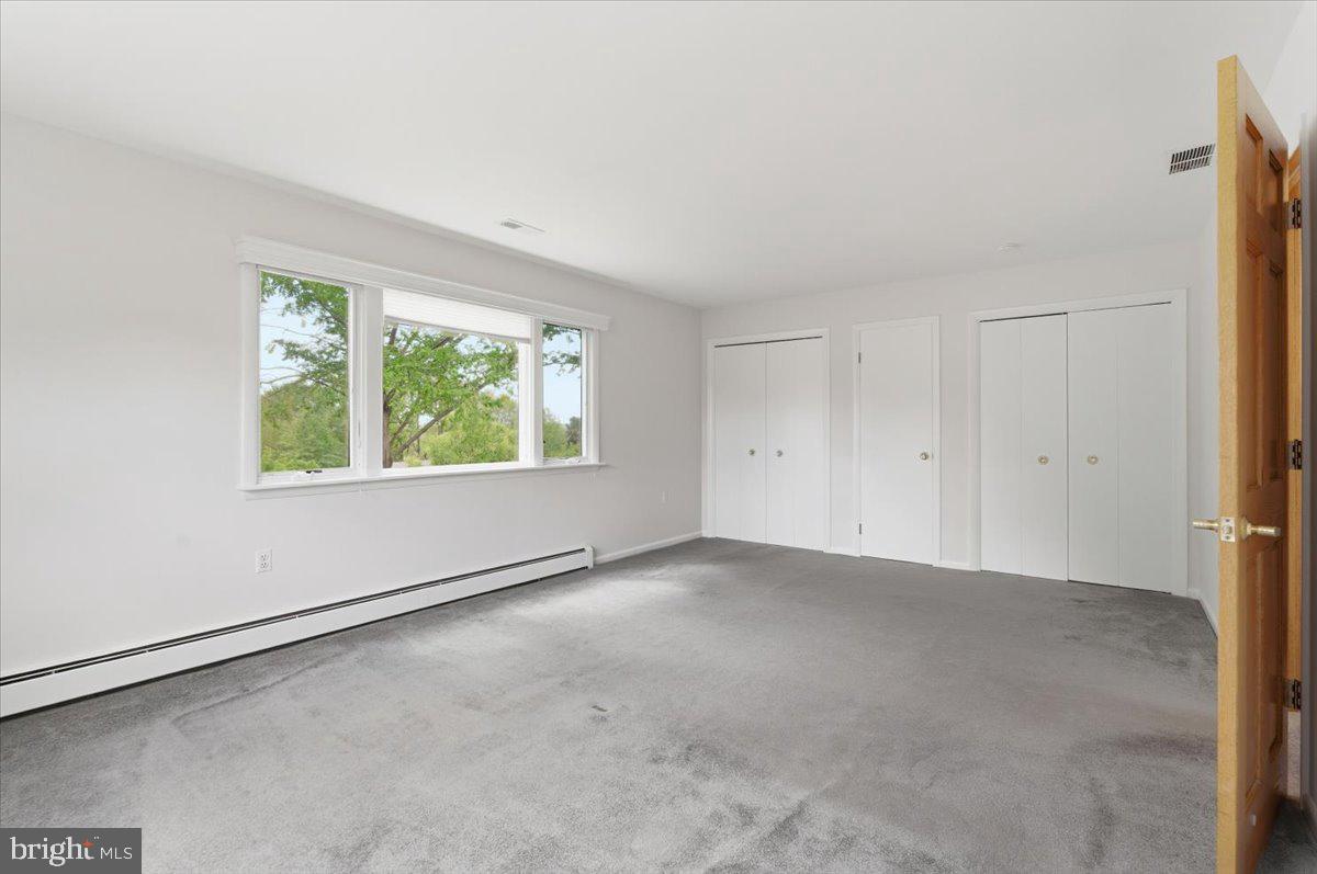 ELEVEN CEDARS - Residential