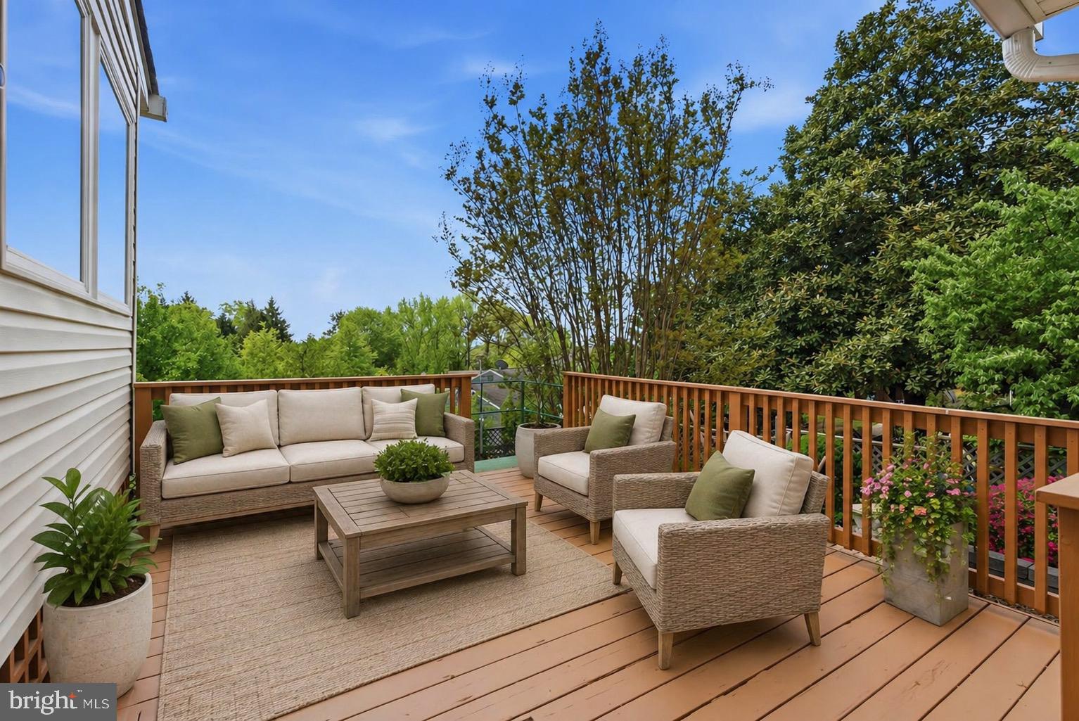 ELEVEN CEDARS - Residential