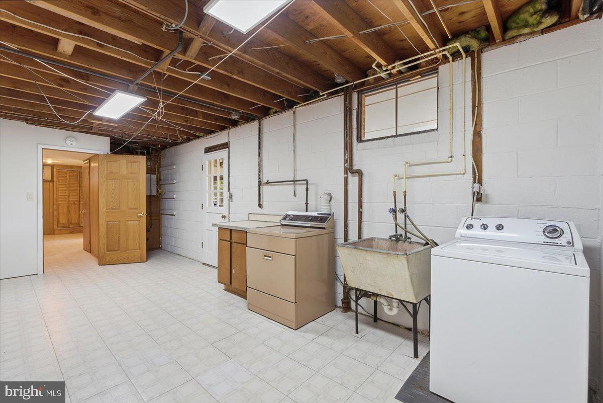 ELEVEN CEDARS - Residential