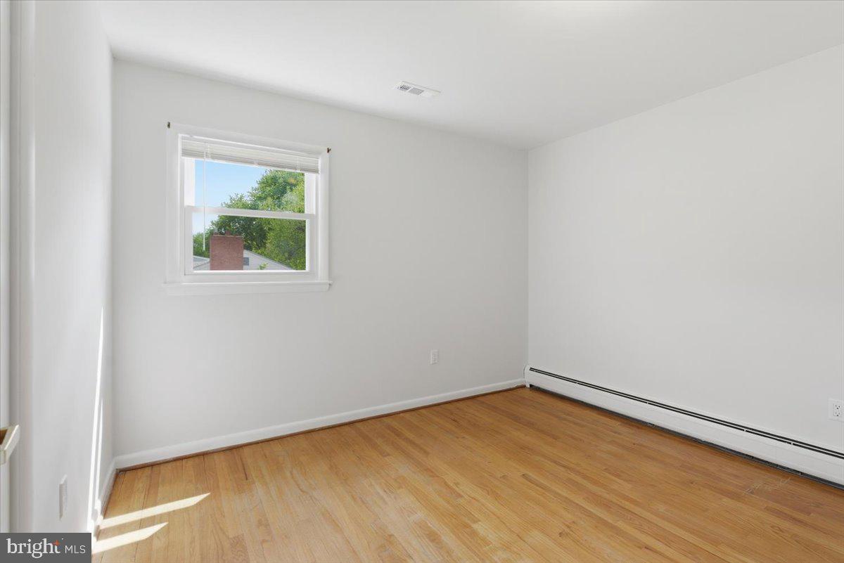 ELEVEN CEDARS - Residential