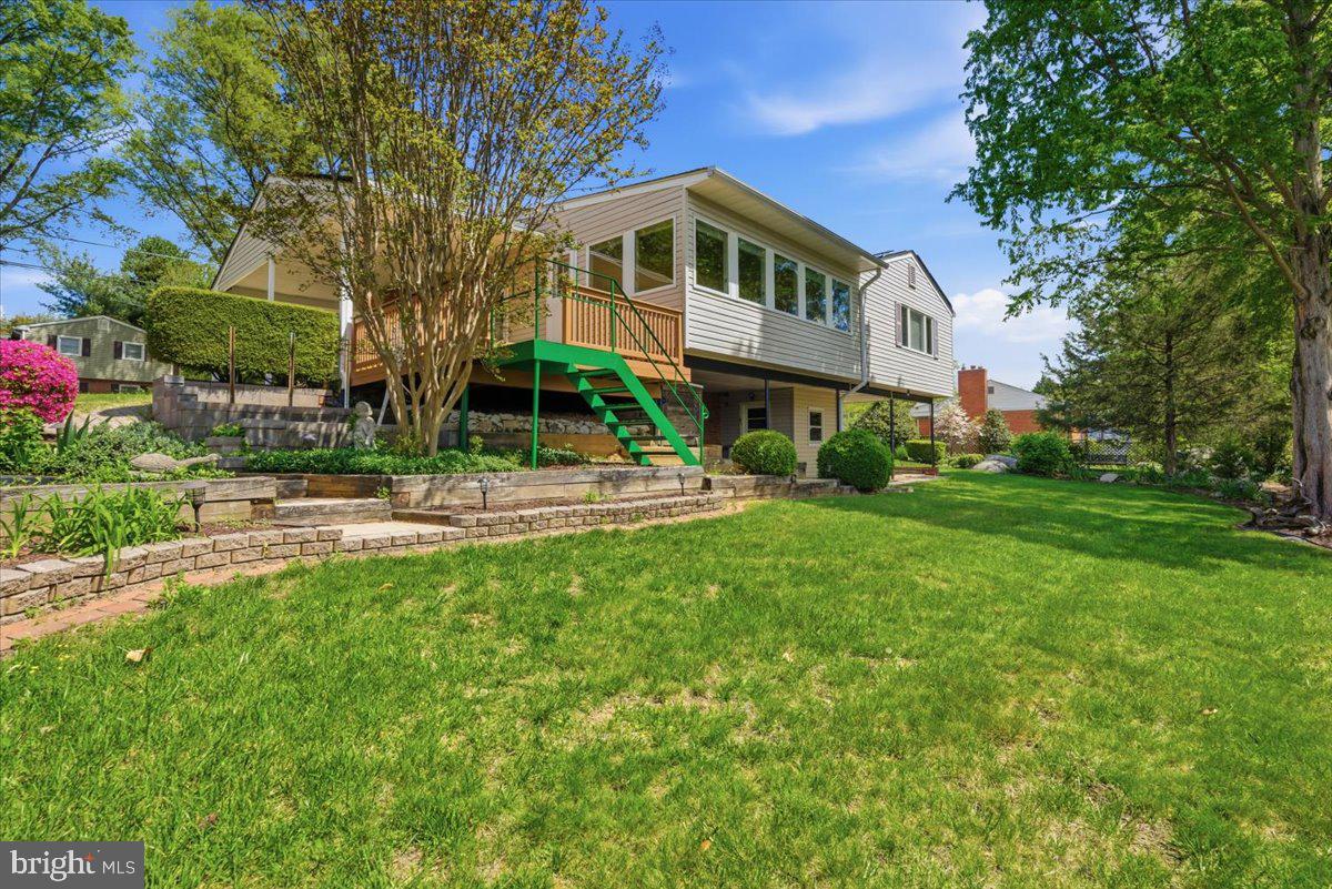 ELEVEN CEDARS - Residential