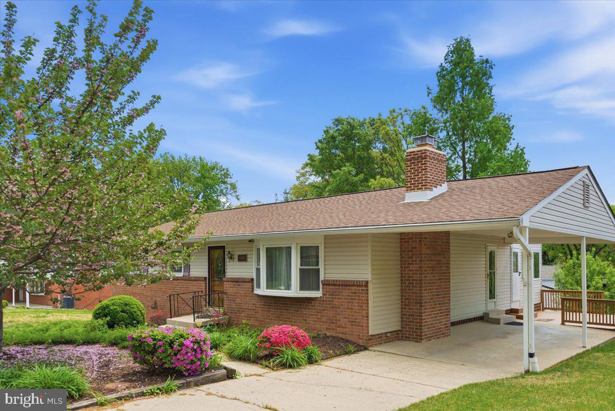 ELEVEN CEDARS - Residential