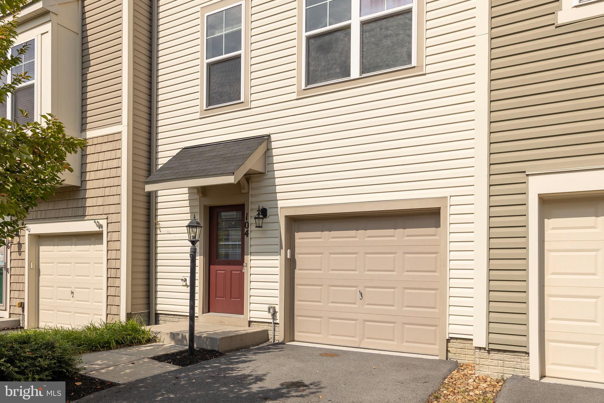 104 PINTANGLE COURT
