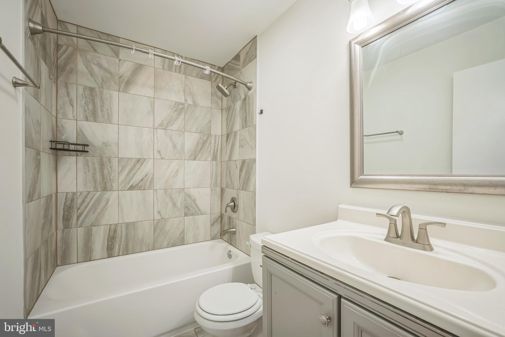 NEWINGTON STATION - Residential