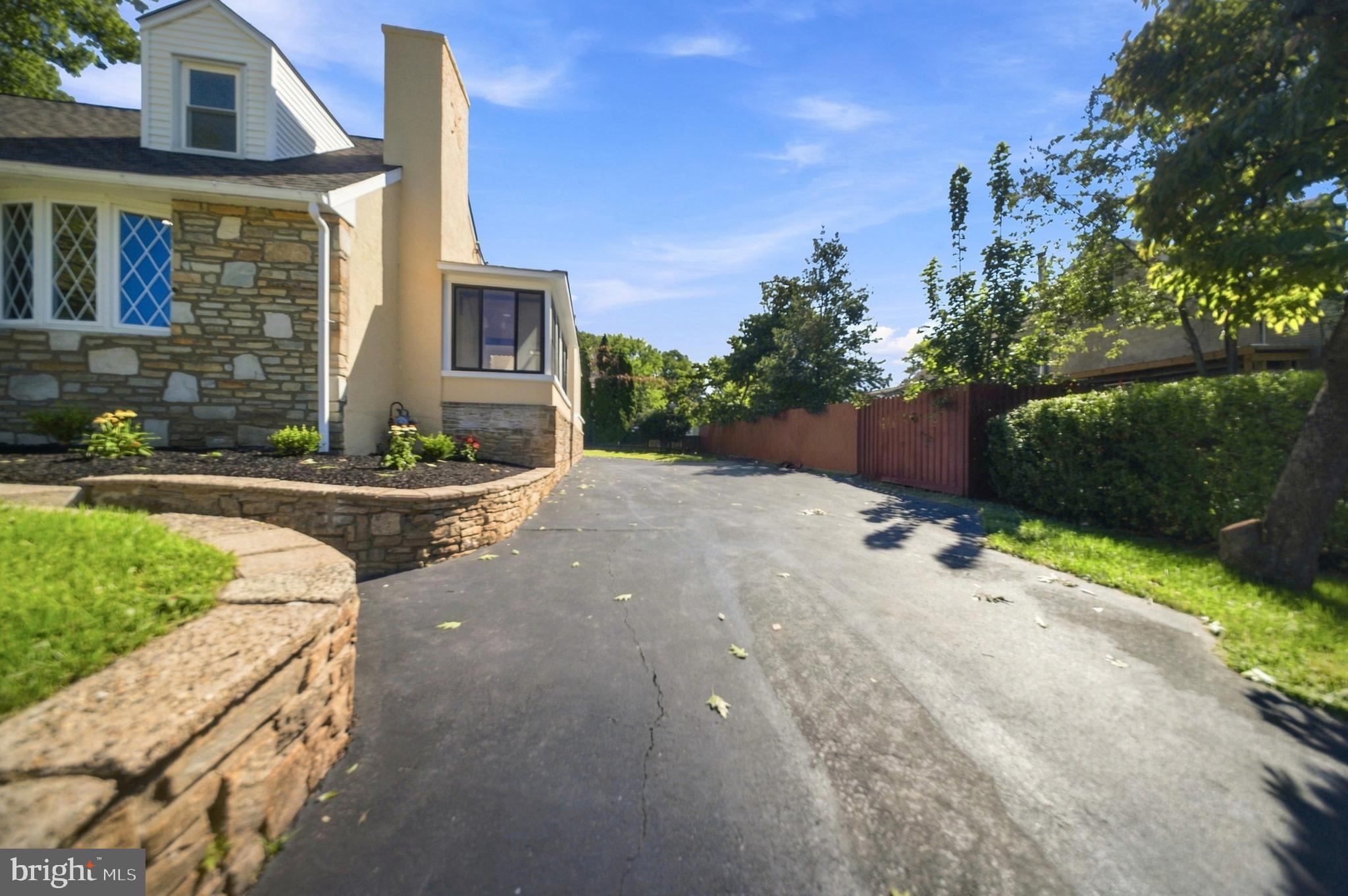 223 ROSEWOOD AVENUE