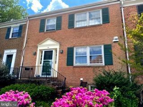 13 E CLIFF STREET ALEXANDRIA VA 22301