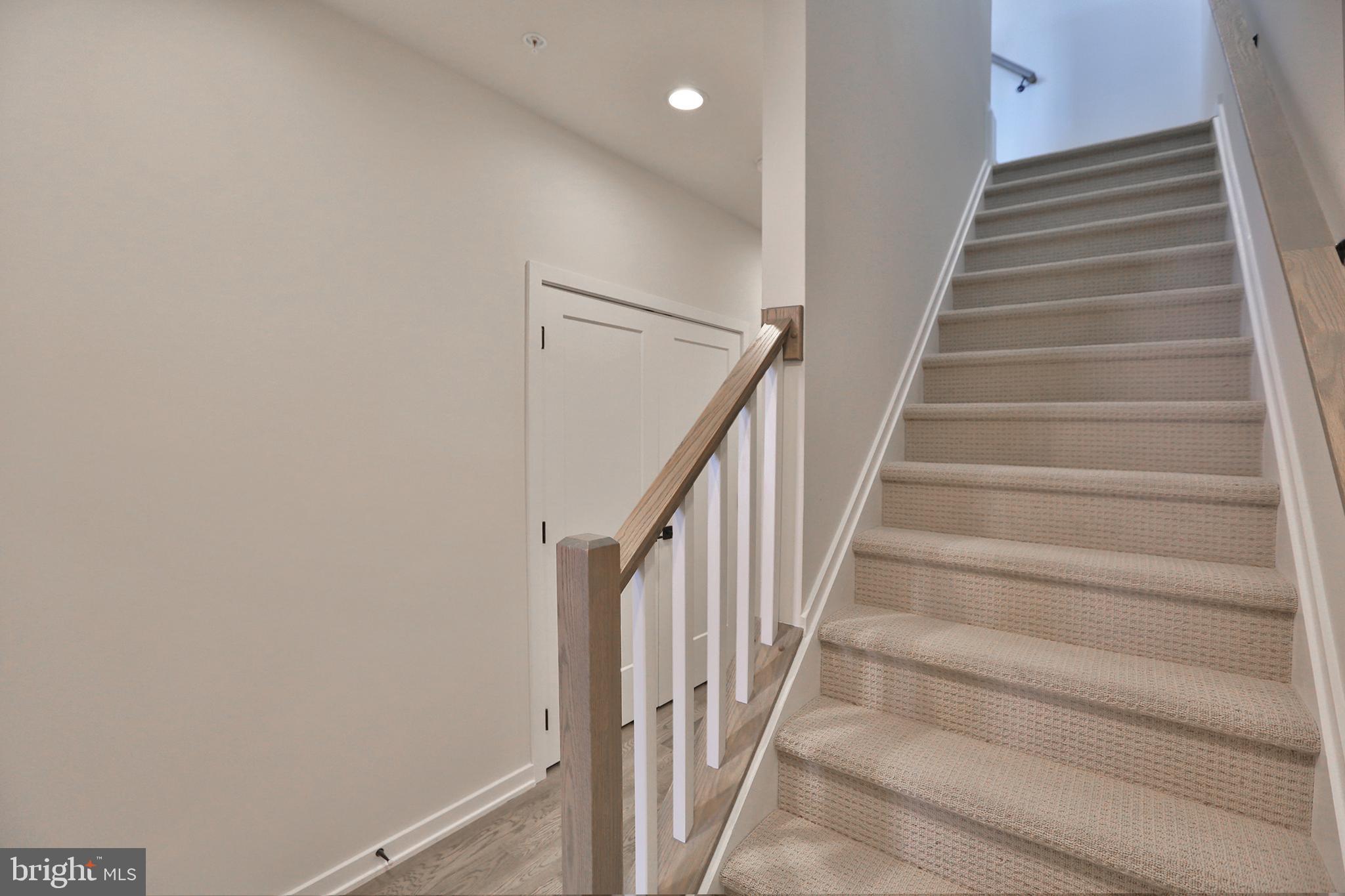VALLEY PARK - Residential Lease
