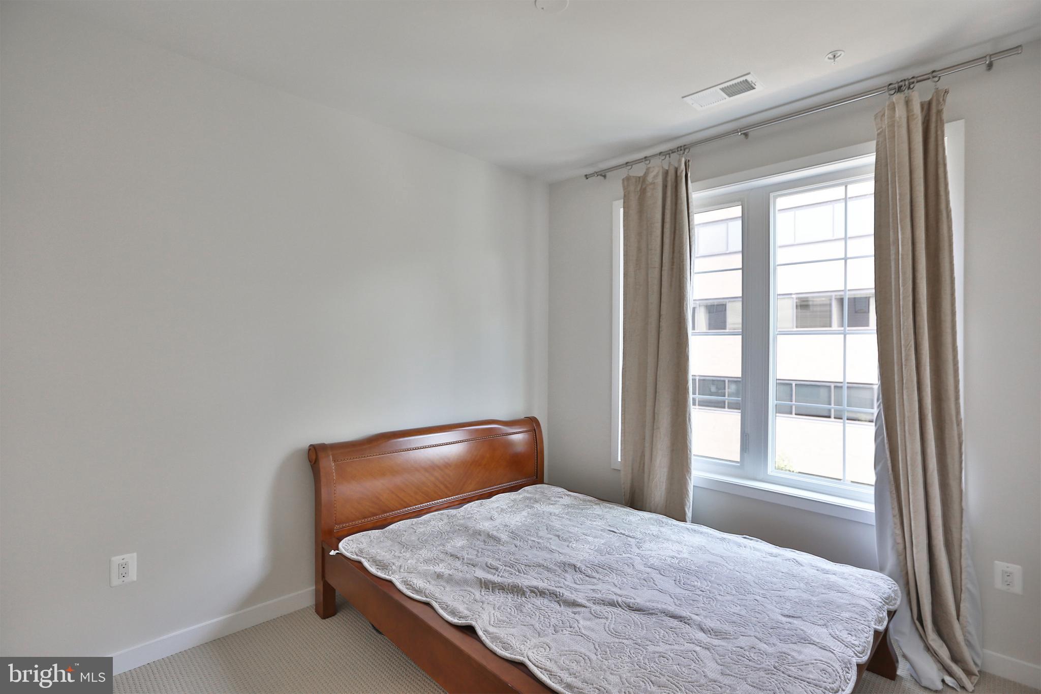 VALLEY PARK - Residential Lease