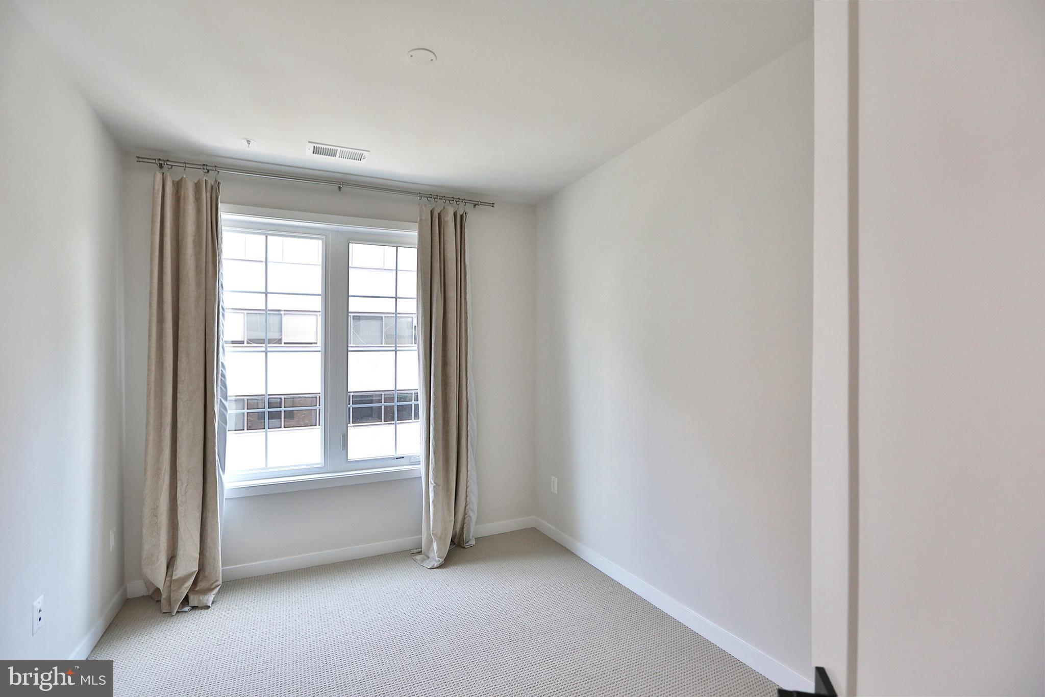 VALLEY PARK - Residential Lease