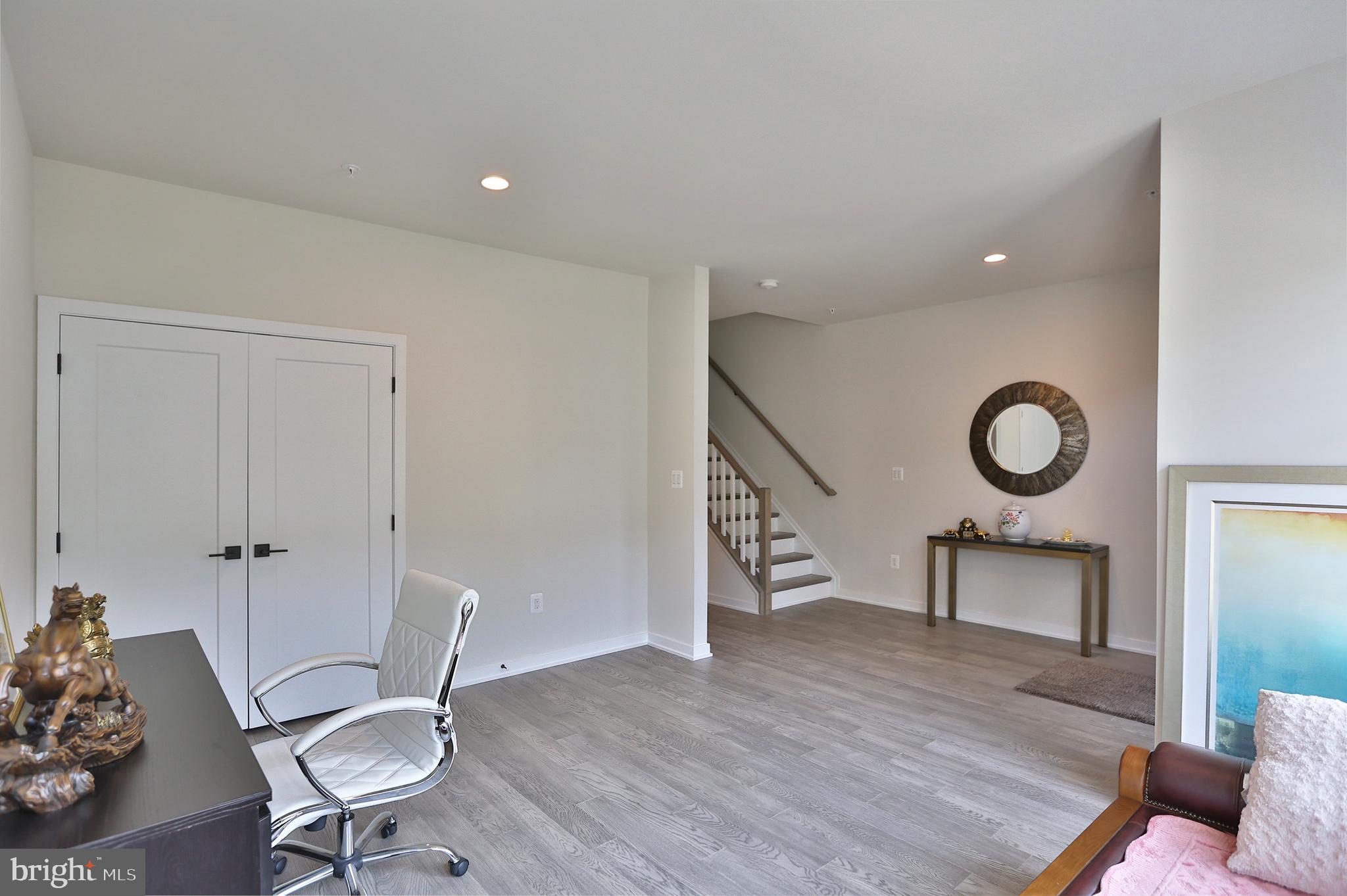 VALLEY PARK - Residential Lease