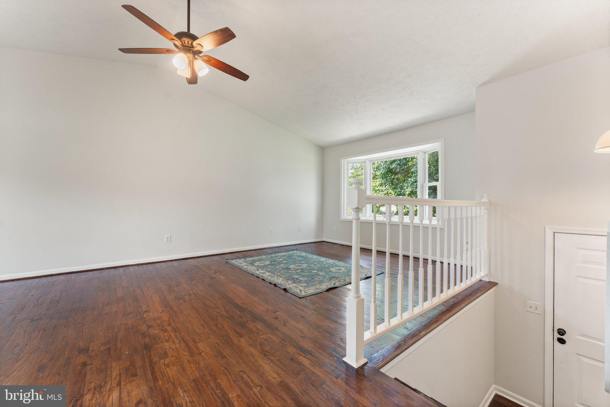 6829 CRESCENT RIDGE COURT