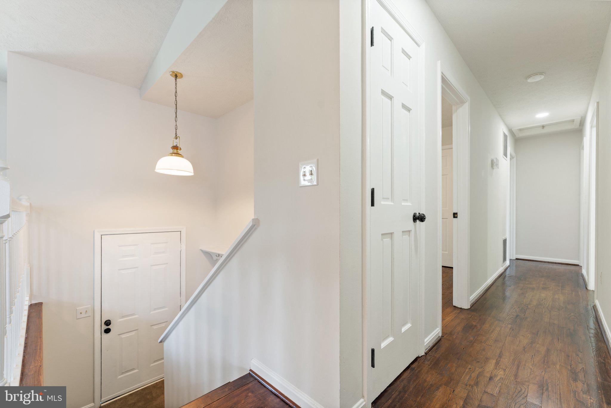6829 CRESCENT RIDGE COURT