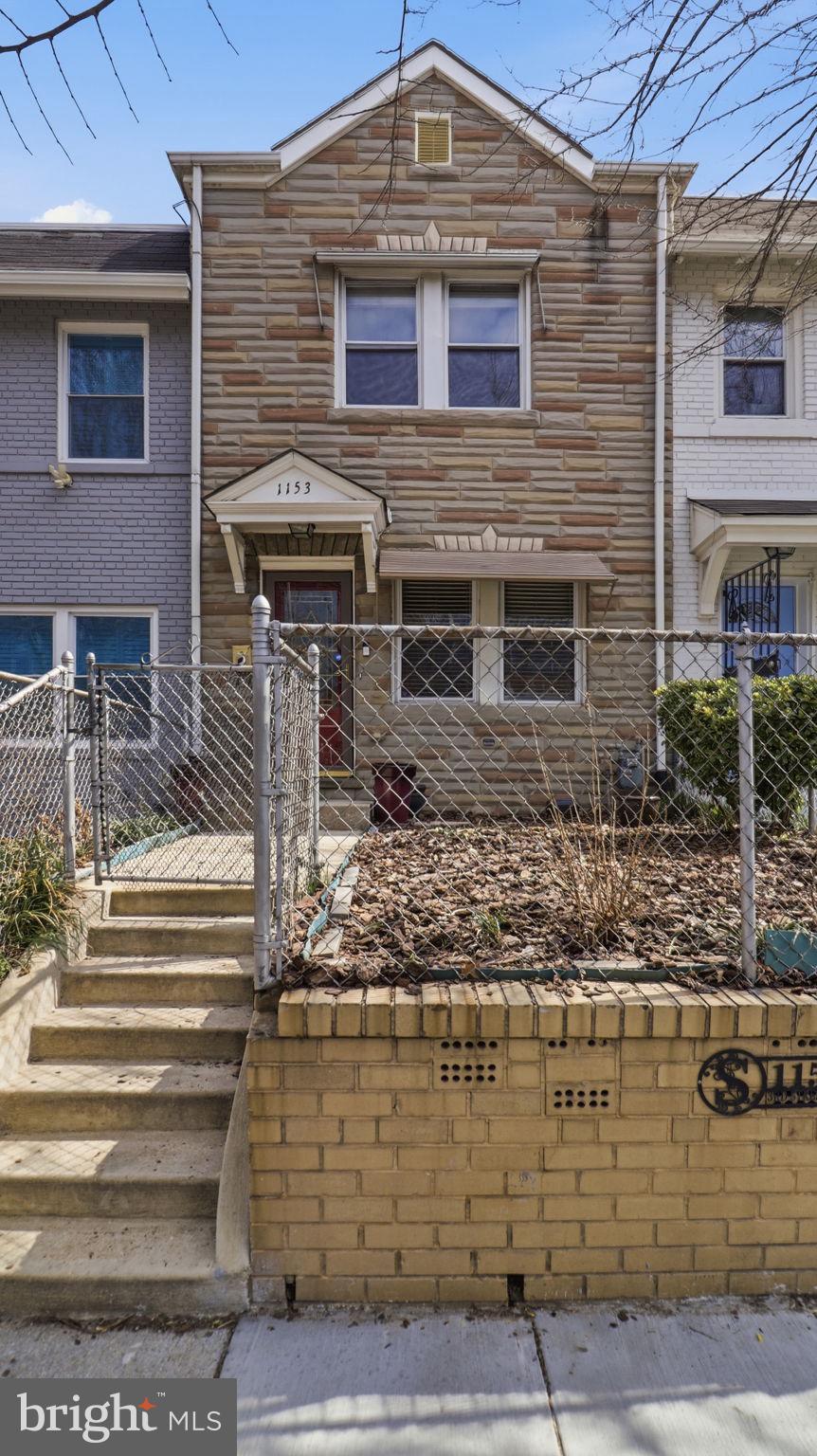 1153 3RD STREET NE