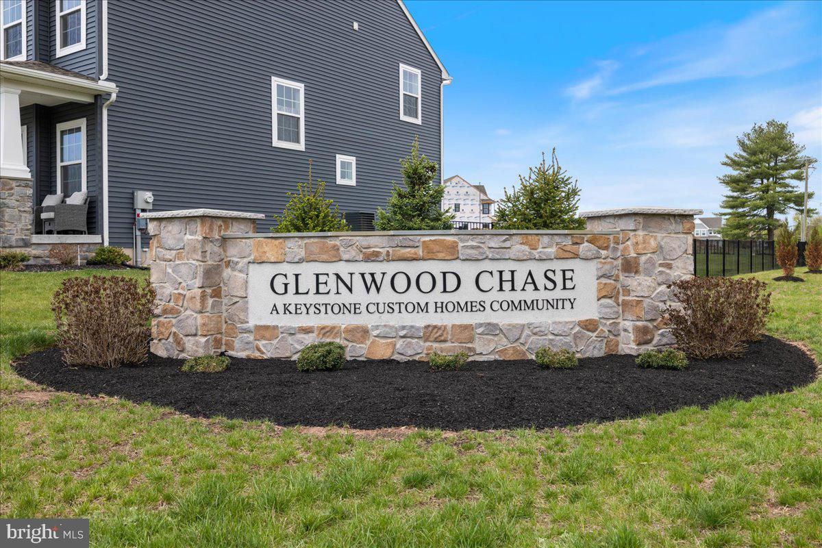 GLENWOOD CHASE - Residential