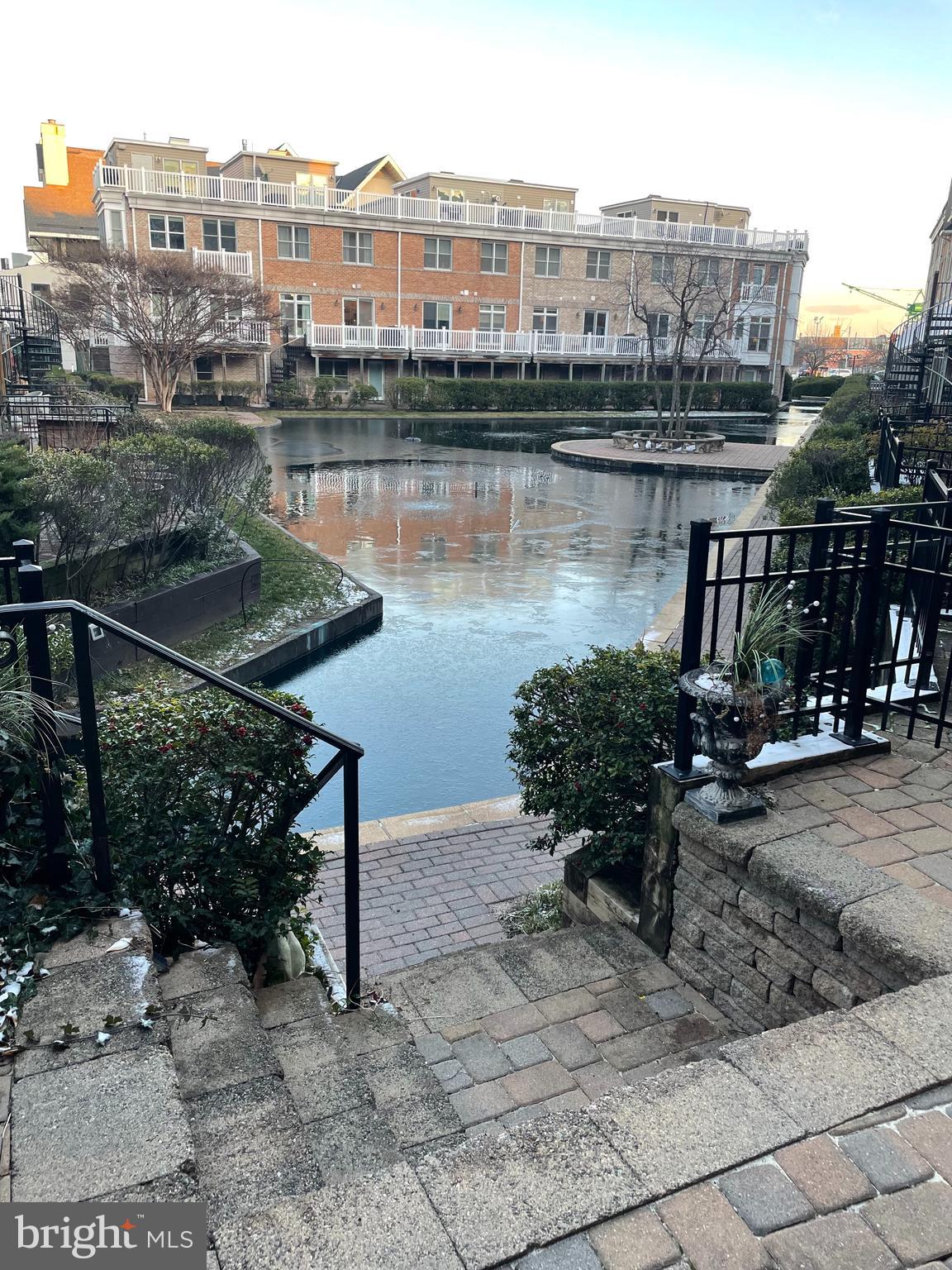 1225 HARBOR ISLAND WALK