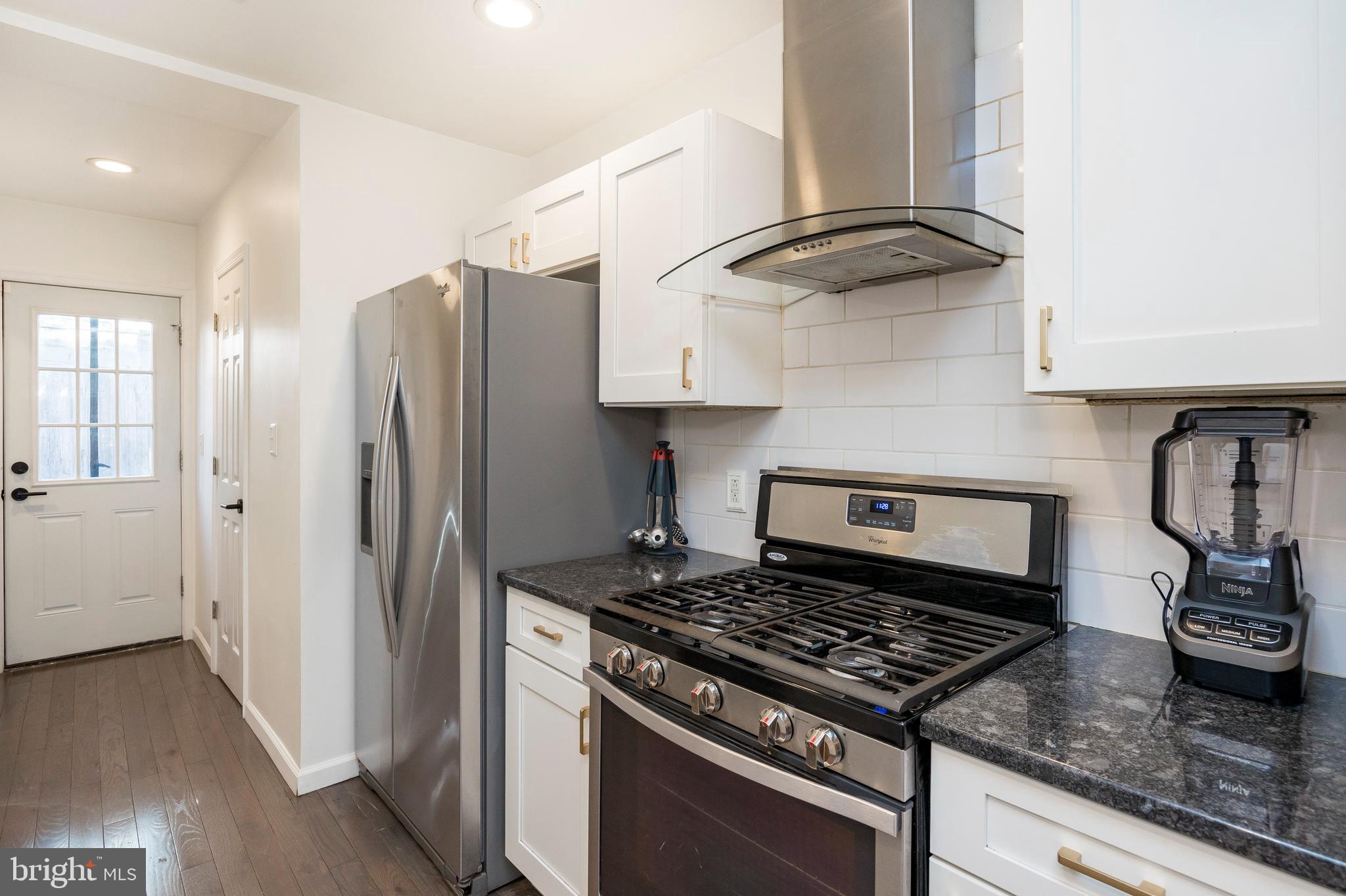 FAIRMOUNT - Residential