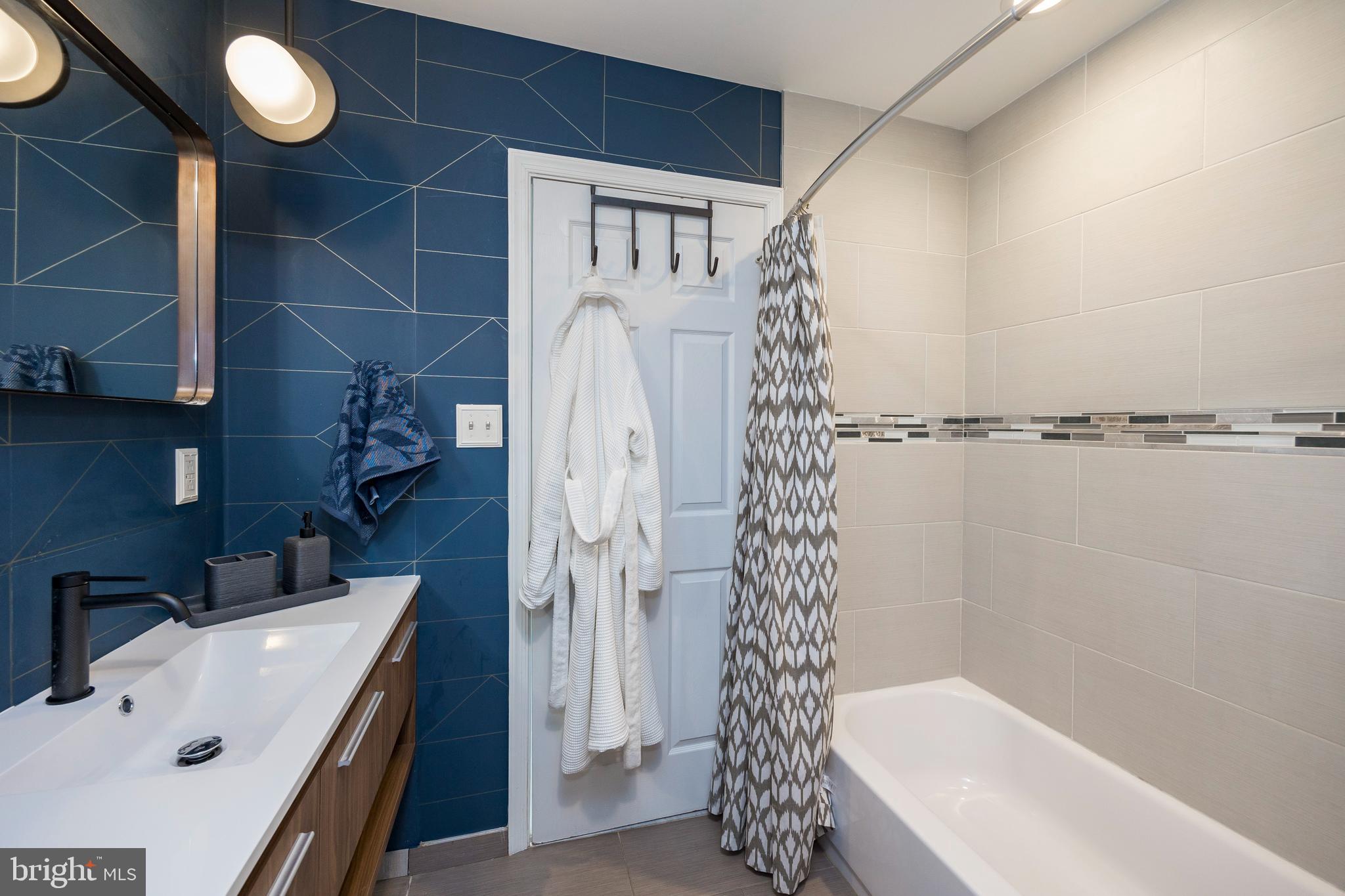 FAIRMOUNT - Residential