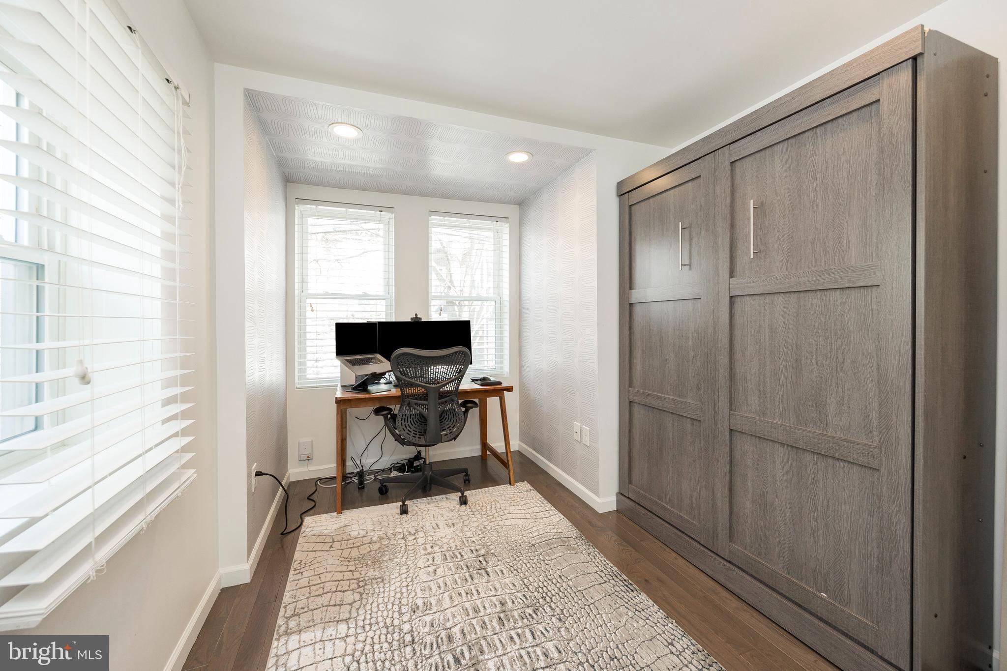 FAIRMOUNT - Residential