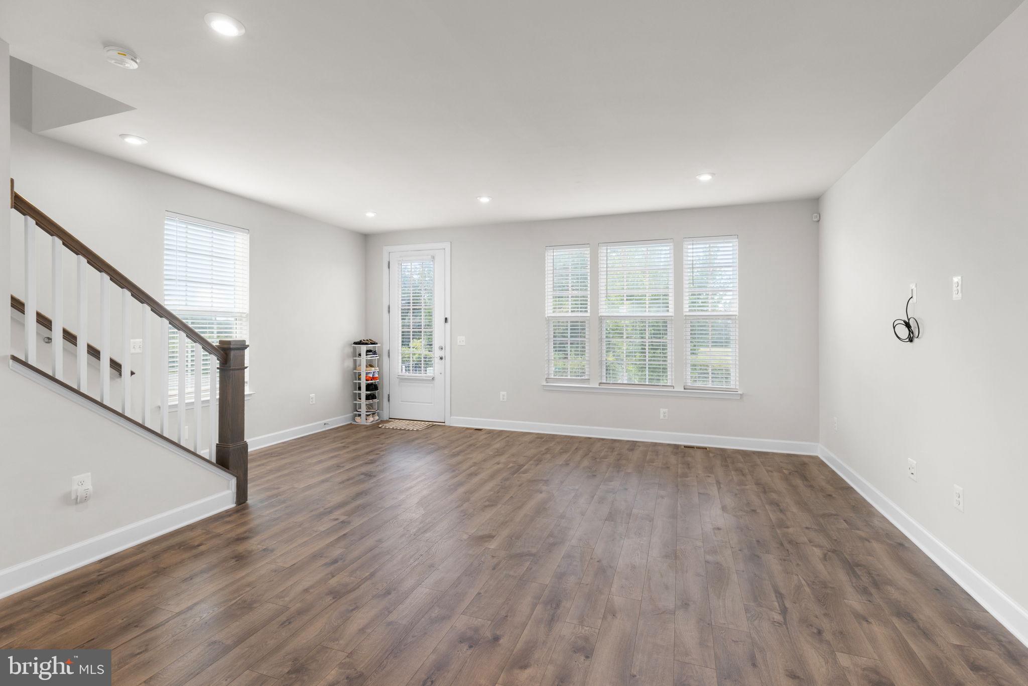 1800 BRISCOE LANE